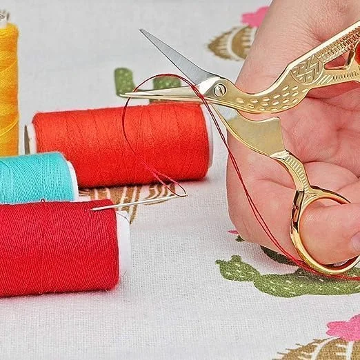 قیچی های قدیمی، قیچی های نوک تیز استیل ضد زنگ طرح لک لک کلاسیک برای خیاطی، کاردستی، سوزن دوزی و کارهای هنری (نقره ای) قیچی های قدیمی، قیچی های نوک تیز استیل ضد زنگ طرح لک لک کلاسیک برای خیاطی، کاردستی، سوزن دوزی و کارهای هنری (نقره ای)
