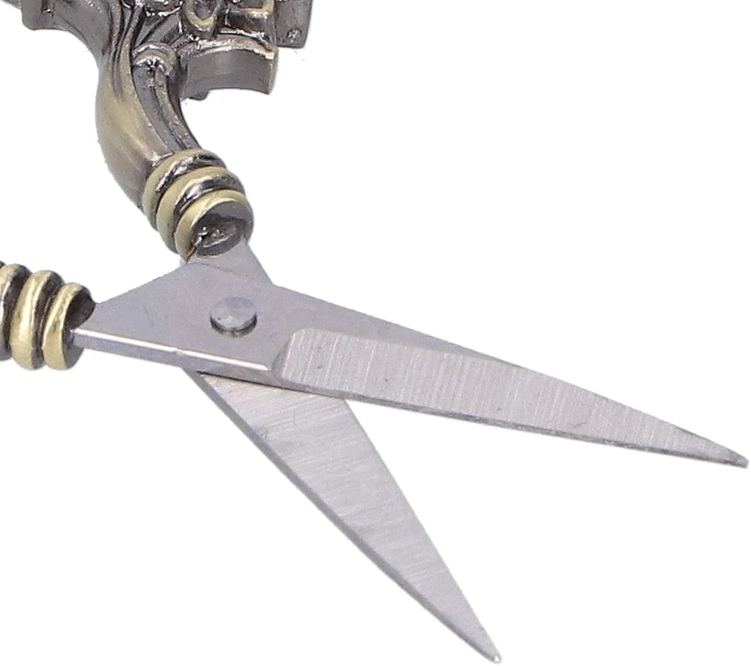 قیچی خیاطی طرح اروپایی وینتیج 3.5 اینچی، قیچی گلدوزی، قیچی کاردستی، ابزار DIY برای سوزن دوزی، خیاطی، کارهای هنری (برنزی) قیچی خیاطی طرح اروپایی وینتیج 3.5 اینچی، قیچی گلدوزی، قیچی کاردستی، ابزار DIY برای سوزن دوزی، خیاطی، کارهای هنری (برنزی)