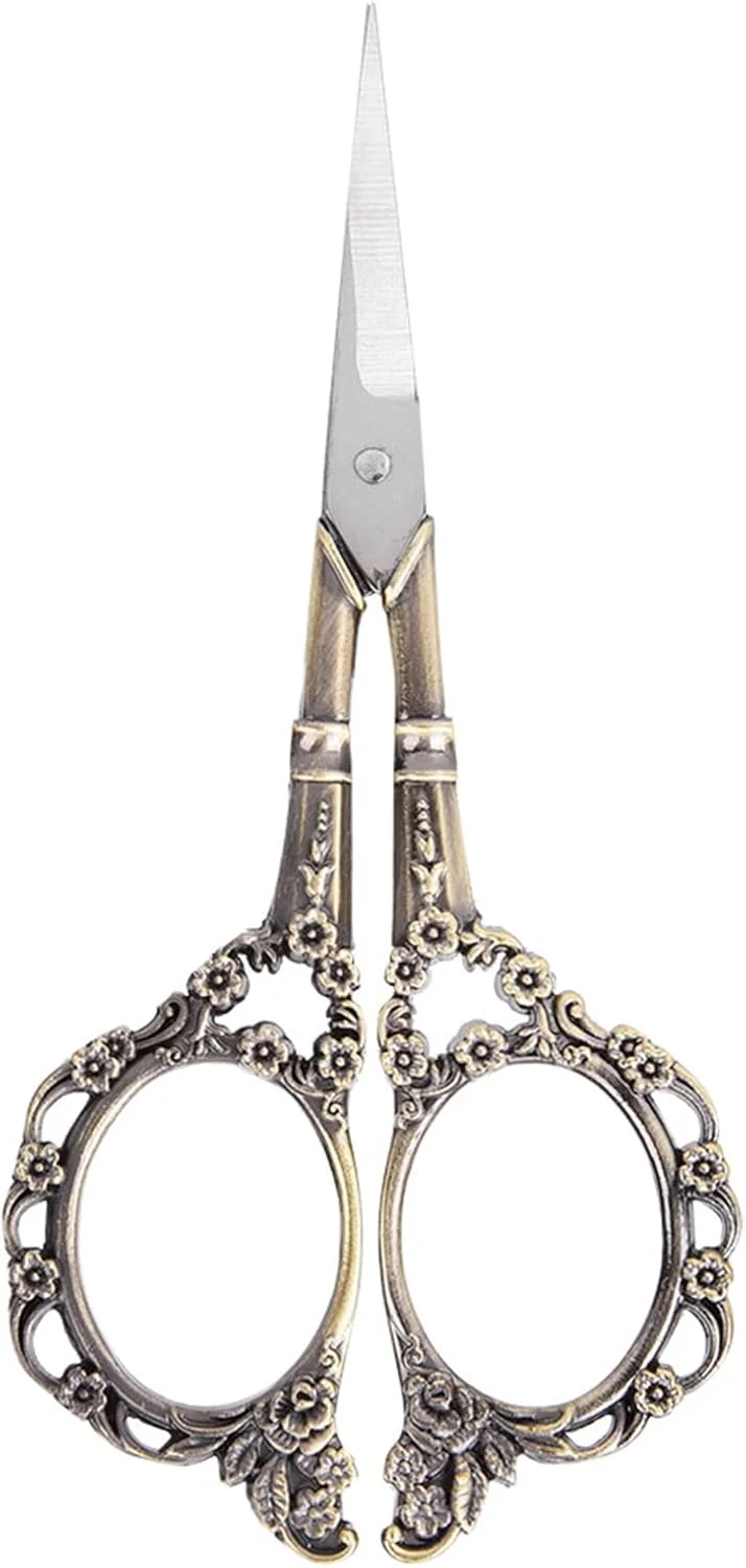 قیچی خیاطی استیل با طرح گل قدیمی برای خیاطی و صنایع دستی (برنزی) قیچی خیاطی استیل با طرح گل قدیمی برای خیاطی و صنایع دستی (برنزی)