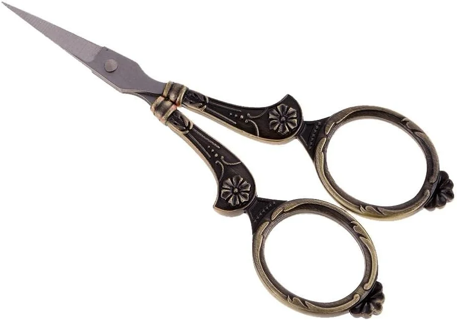 قیچی خیاطی طرح گلدار به سبک اروپایی قدیمی 4.3 اینچی، قیچی گلدوزی 2 رنگ برنزی، مطابق توضیحات