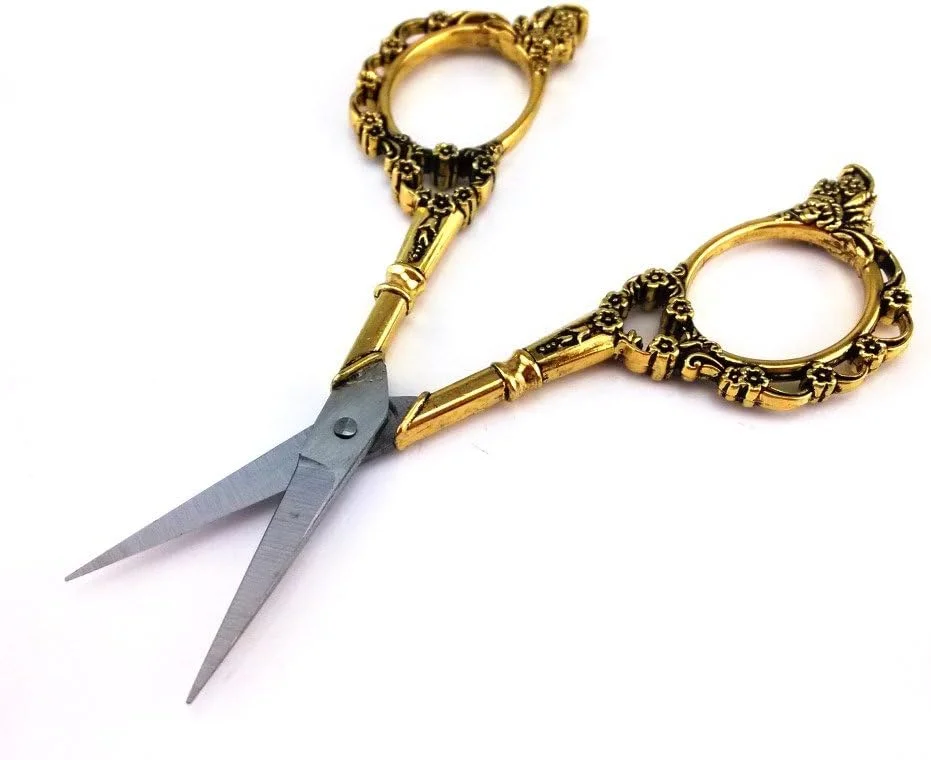 قیچی گلدوزی طرح شکوفه آلوئه ورای Yueton به سبک اروپایی (طلایی) قیچی گلدوزی طرح شکوفه آلوئه ورای Yueton به سبک اروپایی (طلایی)