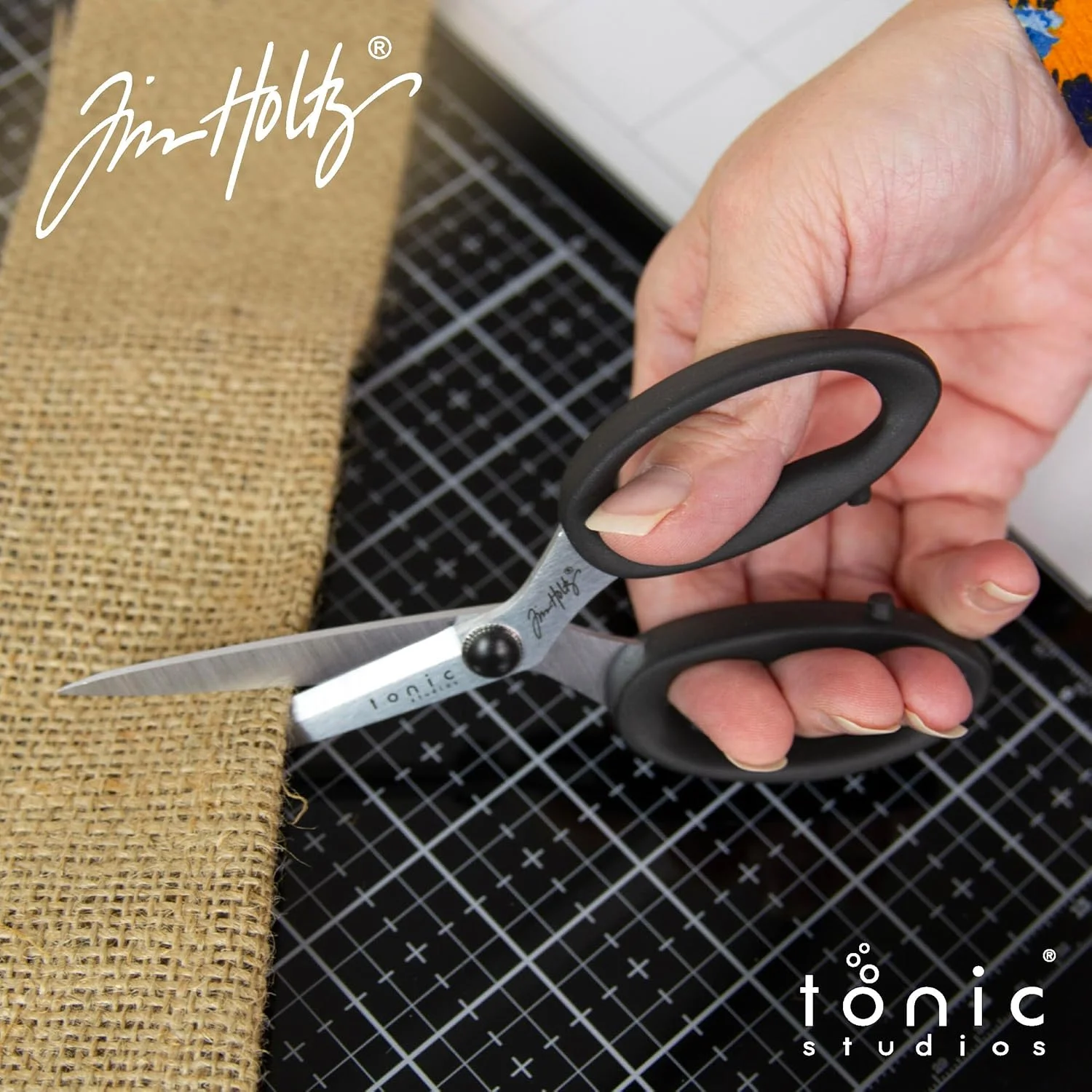 مجموعه قیچی خیاطی Tim Holtz Haberdashery Snip Tonic Studios - شامل قیچی های 5 و 6 اینچی با روکش تیتانیوم به همراه جعبه های نگهداری طرح دار مجموعه قیچی خیاطی Tim Holtz Haberdashery Snip Tonic Studios - شامل قیچی های 5 و 6 اینچی با روکش تیتانیوم به همراه جعبه های نگهداری طرح دار