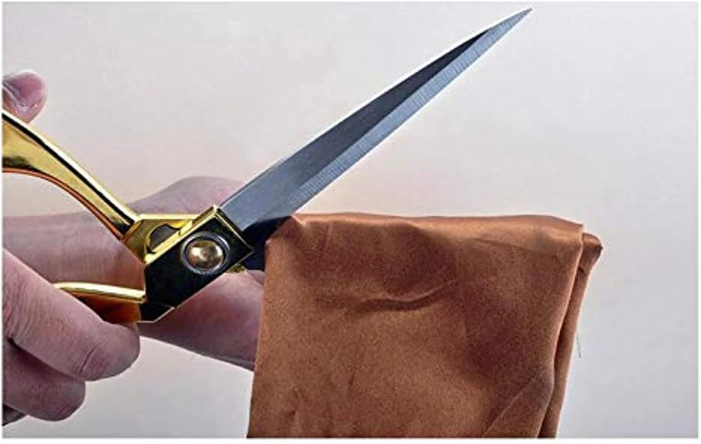 قیچی خیاطی حرفه ای 10.5 اینچی استیل ضد زنگ سنگین - نقره ای قیچی خیاطی حرفه ای 10.5 اینچی استیل ضد زنگ سنگین - نقره ای
