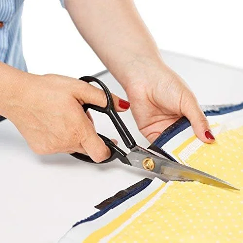 قیچی خیاطی فوق العاده تیز + چاقوی کاردستی رایگان - قیچی های حرفه ای سنگین 9 اینچی - قیچی همه منظوره: اداری و صنایع دستی، ایده آل برای خیاط، خیاط ها، لباس دوزها، دانشجویان، هنرمندان قیچی خیاطی فوق العاده تیز + چاقوی کاردستی رایگان - قیچی های حرفه ای سنگین 9 اینچی - قیچی همه منظوره: اداری و صنایع دستی، ایده آل برای خیاط، خیاط ها، لباس دوزها، دانشجویان، هنرمندان