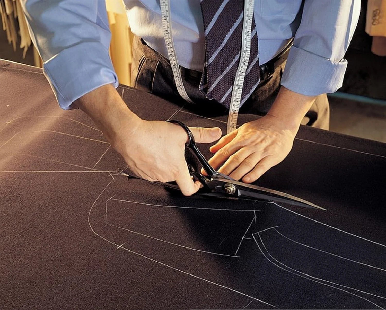 قیچی خیاطی فوق العاده تیز + چاقوی کاردستی رایگان - قیچی های حرفه ای سنگین 9 اینچی - قیچی همه منظوره: اداری و صنایع دستی، ایده آل برای خیاط، خیاط ها، لباس دوزها، دانشجویان، هنرمندان قیچی خیاطی فوق العاده تیز + چاقوی کاردستی رایگان - قیچی های حرفه ای سنگین 9 اینچی - قیچی همه منظوره: اداری و صنایع دستی، ایده آل برای خیاط، خیاط ها، لباس دوزها، دانشجویان، هنرمندان