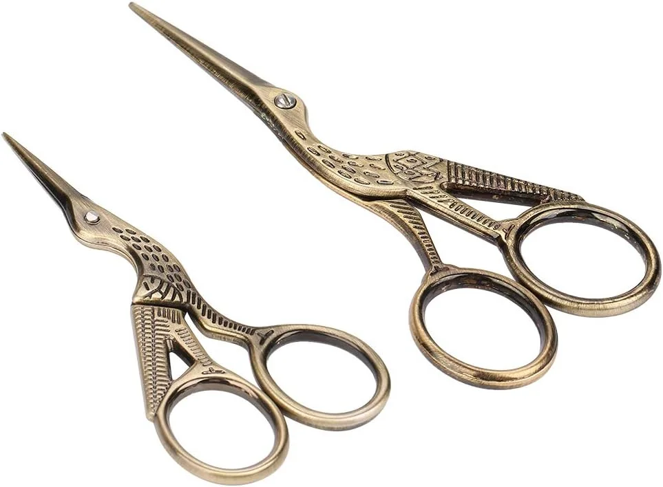 یک عدد قیچی خیاطی، قیچی خیاطی برنزی طرح قدیمی، قیچی گلدوزی برای کارهای دستی و خیاطی