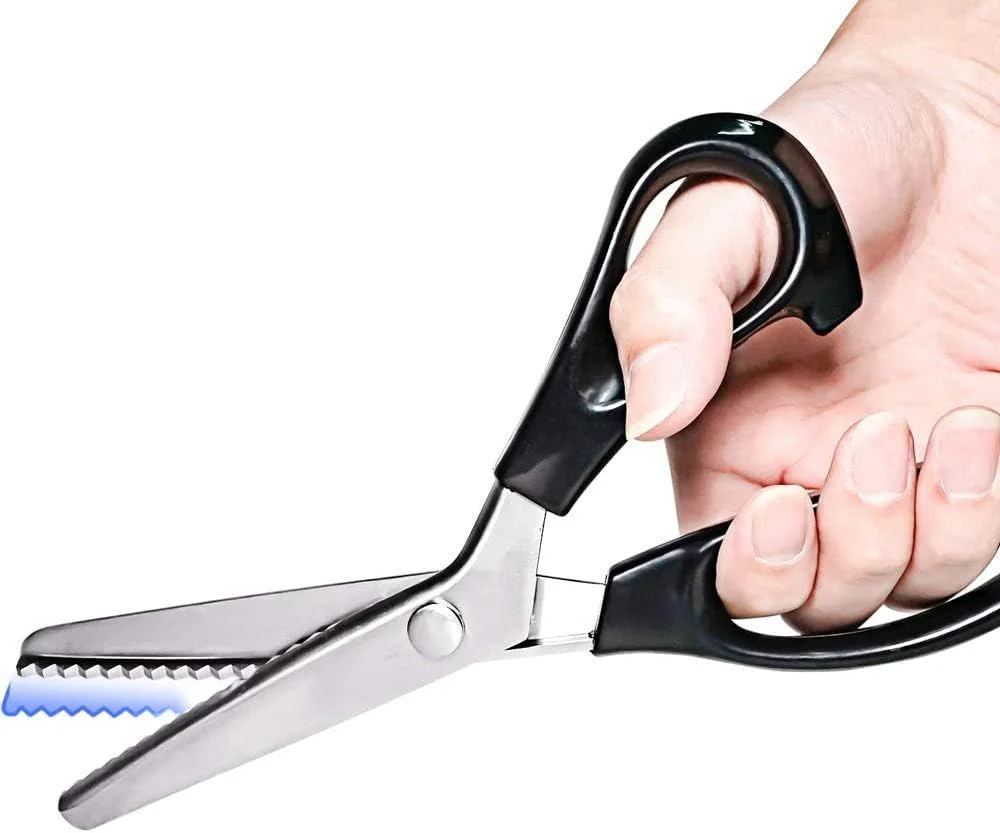 قیچی زیگزاگ Senua، قیچی دالبر خیاطی حرفه ای استیل ضد زنگ برای برش/دوخت پارچه کاغذی نمدی، قیچی زیگ زاگ دسته دار، قیچی هنری و صنایع دستی کودکان و بزرگسالان - مشکی