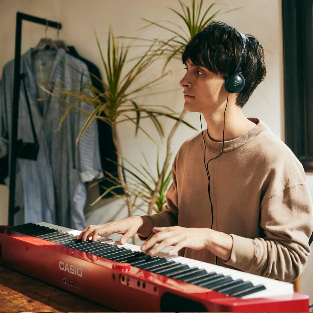 کیبورد کاسیو CTK240 به همراه آداپتور برق ADE95100 LE