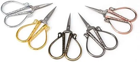 قیچی SZ 1 عددی لوازم التحریر قیچی گلدار قیچی استیل ضد زنگ اروپایی Vin e قیچی خیاطی ابزار DIY (رنگ: قهوه ای) قیچی SZ 1 عددی لوازم التحریر قیچی گلدار قیچی استیل ضد زنگ اروپایی Vin e قیچی خیاطی ابزار DIY (رنگ: قهوه ای)