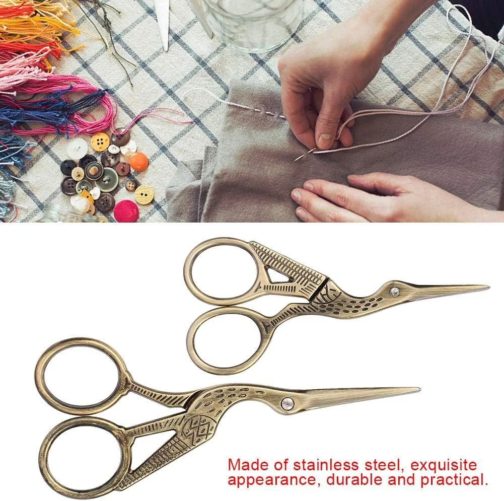 قیچی طرح درنا، 2 عدد قیچی خیاطی طرح درنای حکاکی شده از جنس استیل ضد زنگ برنز رترو در دو سایز برای گلدوزی، برش کاغذ، خیاطی و فعالیت های روزانه قیچی طرح درنا، 2 عدد قیچی خیاطی طرح درنای حکاکی شده از جنس استیل ضد زنگ برنز رترو در دو سایز برای گلدوزی، برش کاغذ، خیاطی و فعالیت های روزانه