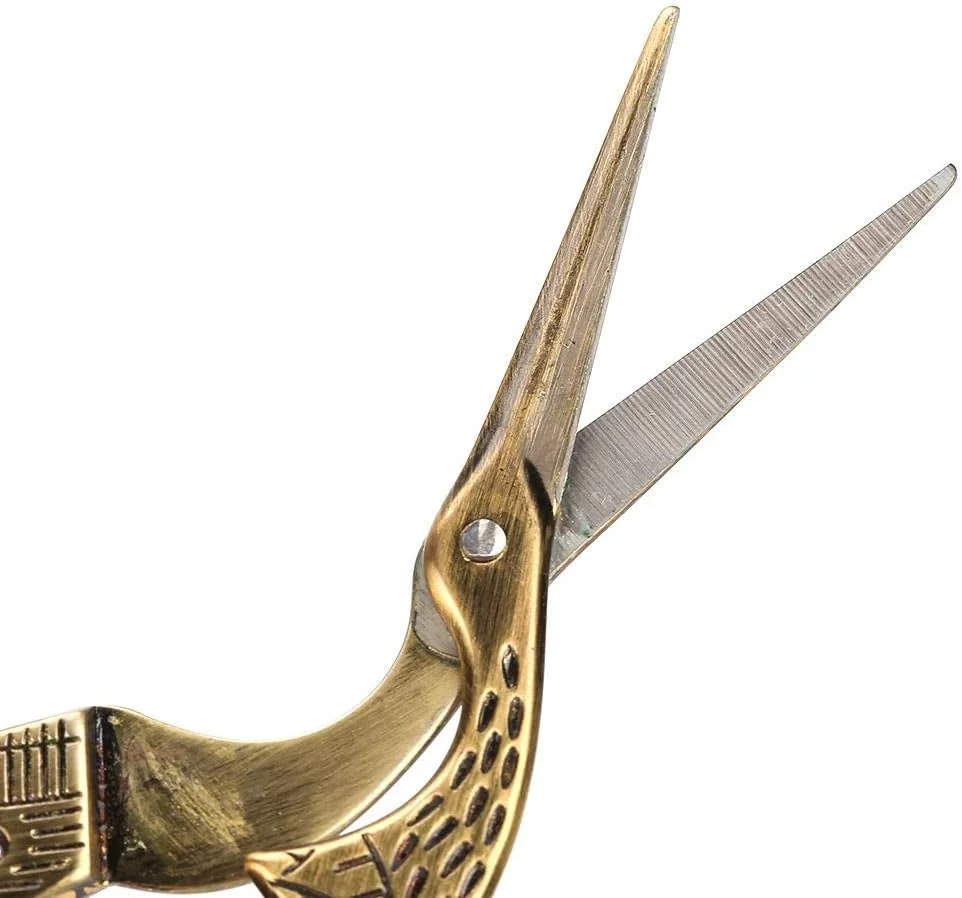 قیچی طرح درنا، 2 عدد قیچی خیاطی طرح درنای حکاکی شده از جنس استیل ضد زنگ برنز رترو در دو سایز برای گلدوزی، برش کاغذ، خیاطی و فعالیت های روزانه قیچی طرح درنا، 2 عدد قیچی خیاطی طرح درنای حکاکی شده از جنس استیل ضد زنگ برنز رترو در دو سایز برای گلدوزی، برش کاغذ، خیاطی و فعالیت های روزانه