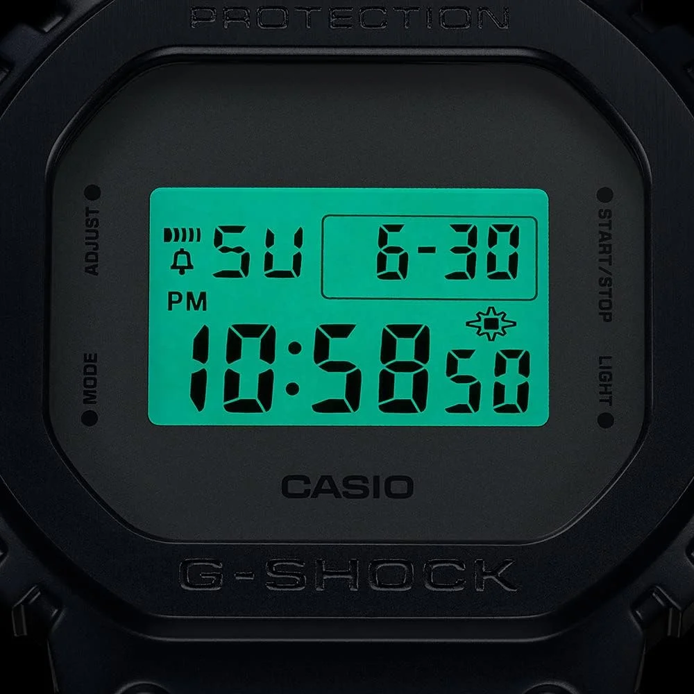 ساعت مچی دیجیتال مردانه کاسیو GM-5600MF-2ER G-Shock Midnight Fog با بند رزینی، خاکستری/خاکستری