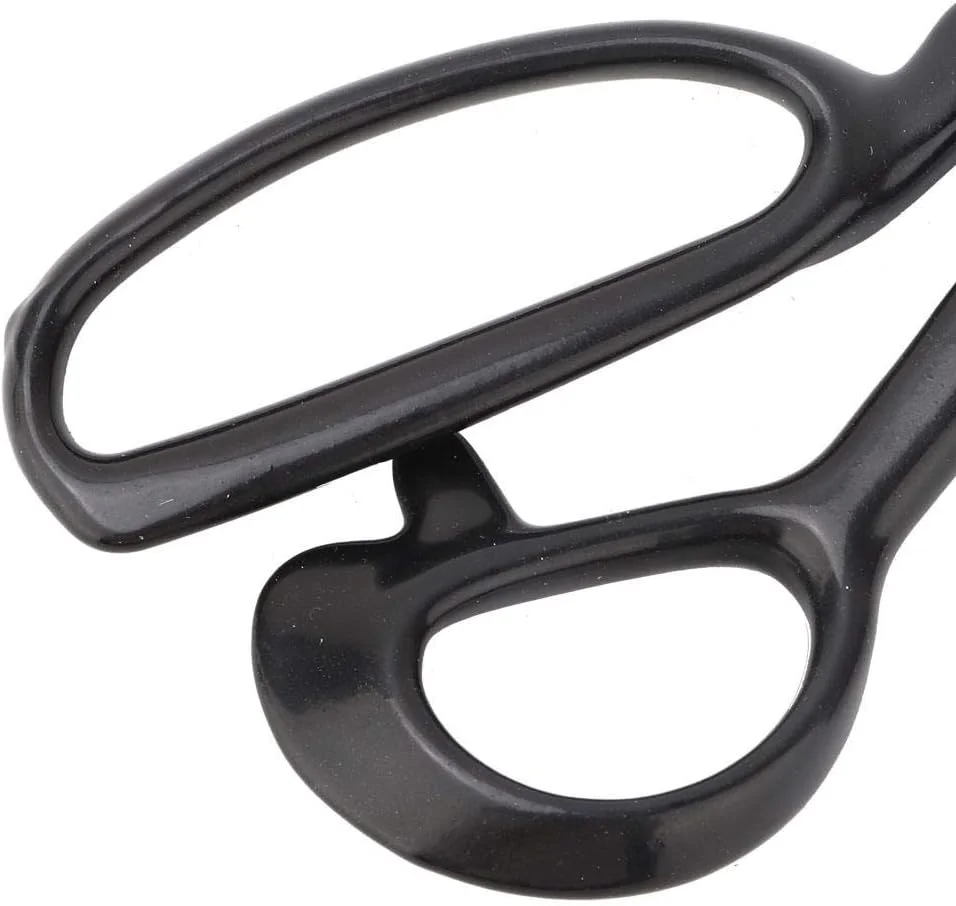 قیچی خیاطی مشکی استیل رترو، قیچی حرفه ای خیاطی، مناسب پارچه، چرم، صنایع دستی و برش لباس قیچی خیاطی مشکی استیل رترو، قیچی حرفه ای خیاطی، مناسب پارچه، چرم، صنایع دستی و برش لباس