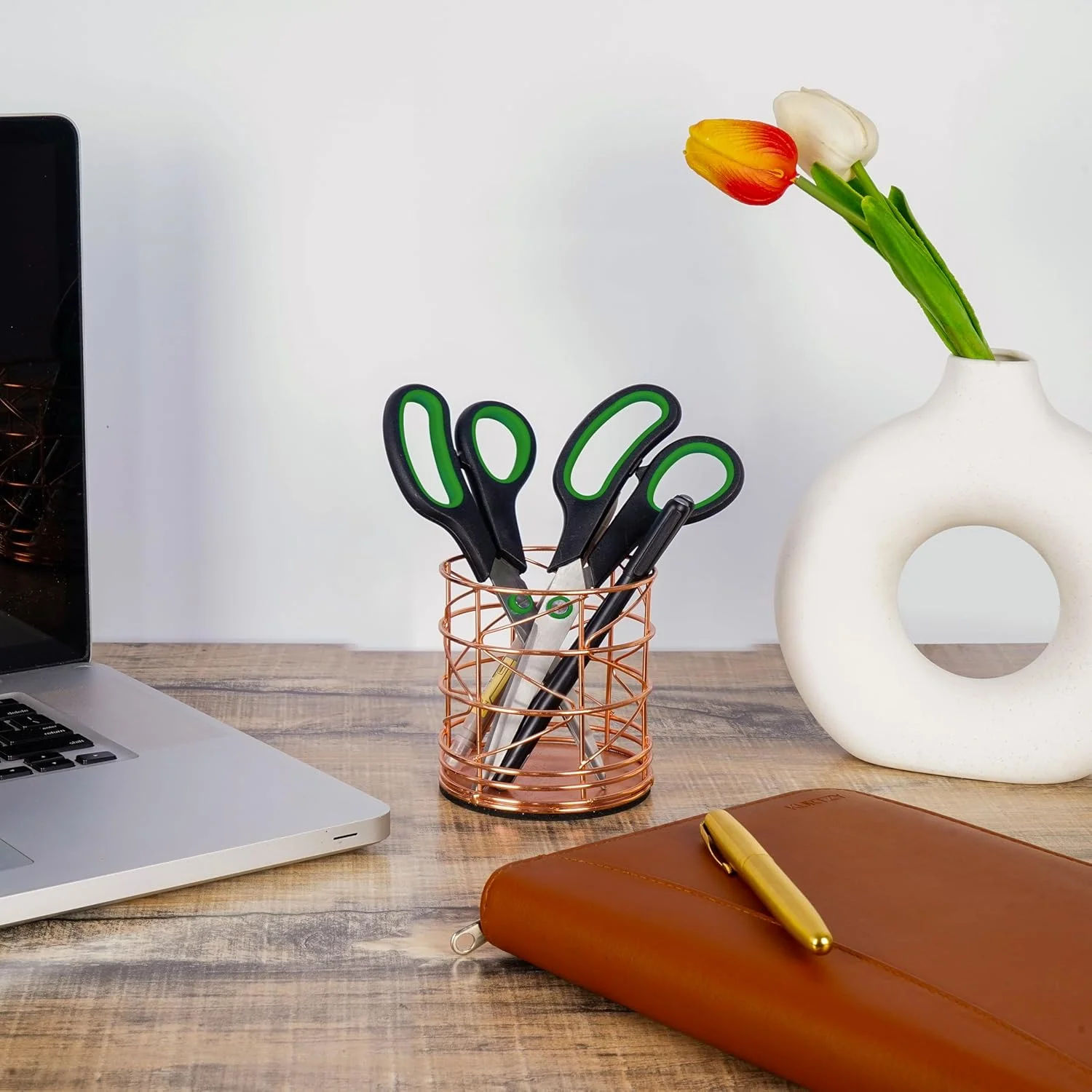 قیچی حلقه مشکی و سبز 7.5 اینچ - 12 عدد قیچی حلقه مشکی و سبز 7.5 اینچ - 12 عدد