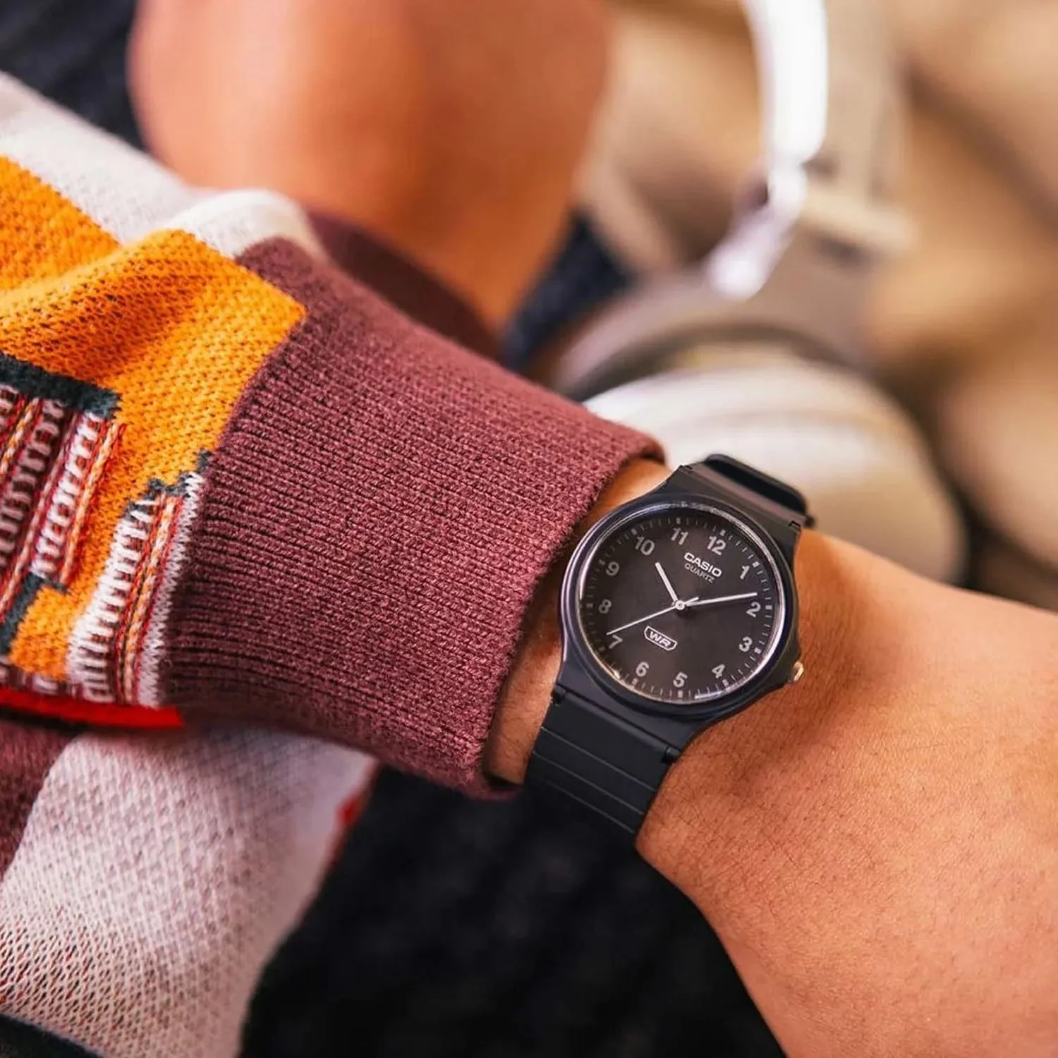 ساعت مچی کاسیو کالکشن униsex مشکی MQ-24B-1BEF بدنه و بند رزین ساعت مچی کاسیو کالکشن униsex مشکی MQ-24B-1BEF بدنه و بند رزین