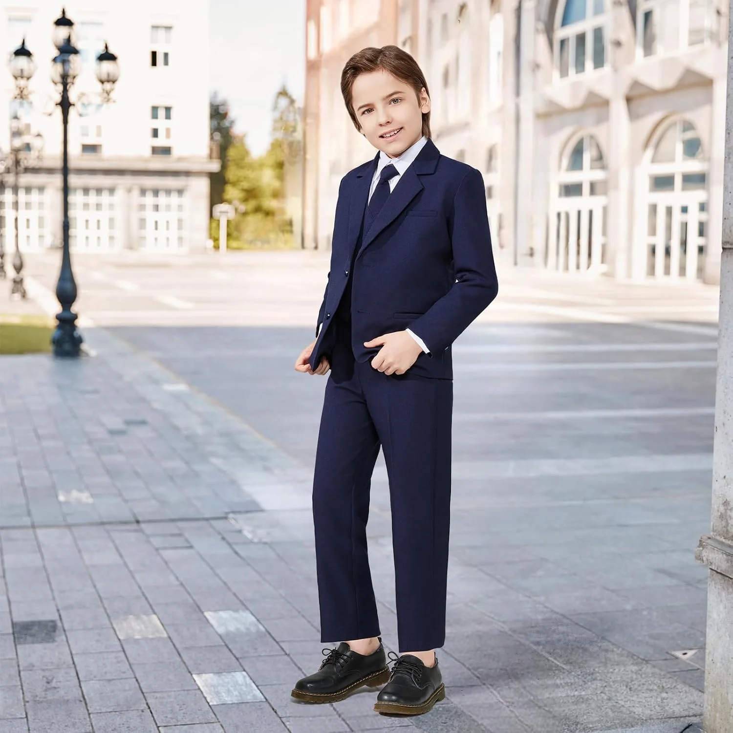 ست کت و شلوار رسمی 5 تکه پسرانه Luca Gabriel، مدل کلاسیک، بدون دم، رنگ خاکی، به همراه کراوات و جلیقه