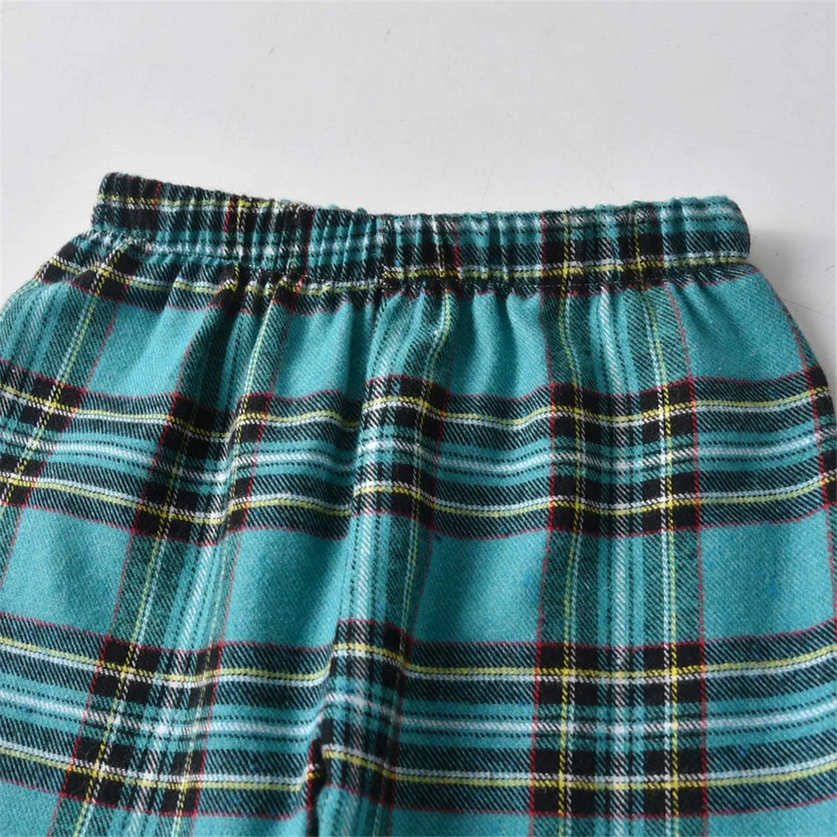 ست پیژامه چهارخانه بچگانه Schbbbta، لباس خواب دکمه دار دو تکه پسرانه/دخترانه، سبز، 18-24 ماهگی = تگ 100 ست پیژامه چهارخانه بچگانه Schbbbta، لباس خواب دکمه دار دو تکه پسرانه/دخترانه، سبز، 18-24 ماهگی = تگ 100