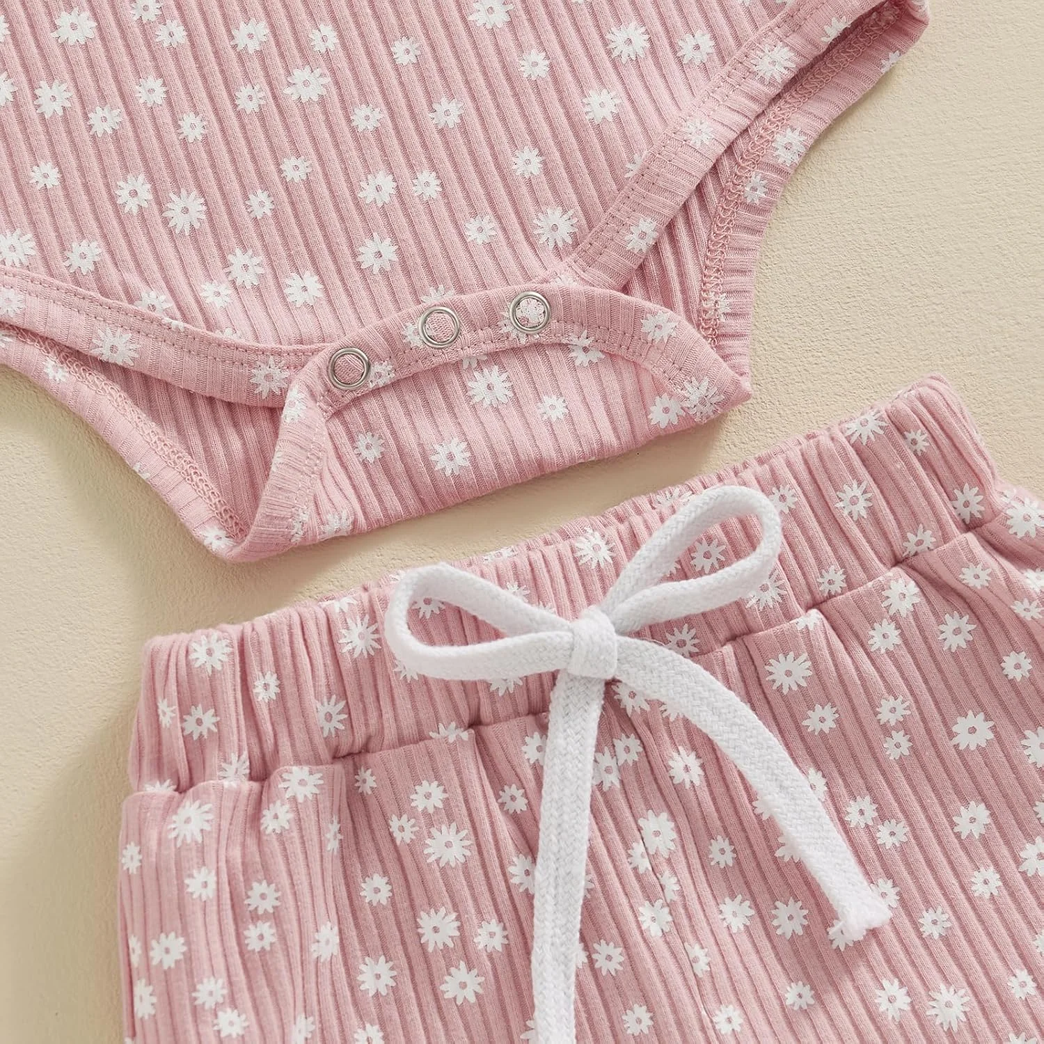 ست لباس تابستانی نوزاد دخترانه ZZLBUF شامل رامپر آستین کوتاه طرح گلدار، شورت و هدبند 3 تکه، مناسب 0 تا 18 ماه ست لباس تابستانی نوزاد دخترانه ZZLBUF شامل رامپر آستین کوتاه طرح گلدار، شورت و هدبند 3 تکه، مناسب 0 تا 18 ماه