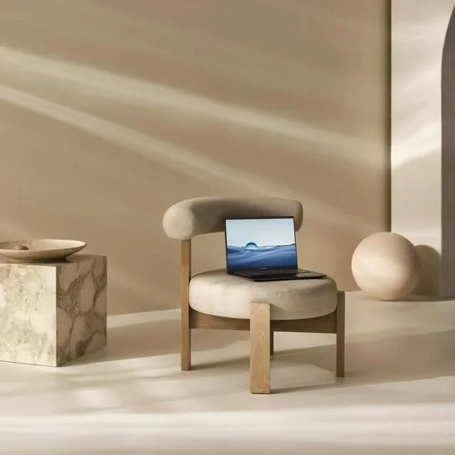 لپ تاپ 14 اینچی ASUS Zenbook، صفحه نمایش لمسی OLED WUXGA، پردازنده AMD Ryzen 7 8840HS هشت هسته ای، گرافیک AMD Radeon، رم 16 گیگابایتی LPDDR5، حافظه SSD 512 گیگابایتی، صفحه کلید با نور پس زمینه، Wi-Fi 6E، دوربین 1080p، ویندوز 11 هوم، همراه با USB 32 گیگابایتی COU