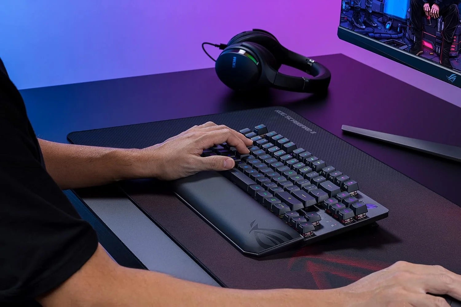 کیبورد گیمینگ 80% ایسوس ROG Strix Scope RX TKL Wireless Deluxe - اتصال سه حالته (RF 2.4 گیگاهرتز، بلوتوث، سیمی)، سوییچ‌های مکانیکی اپتیکال ROG RX Red، کلیدهای PBT، نورپردازی RGB، استراحتگاه مچ دست، مشکی