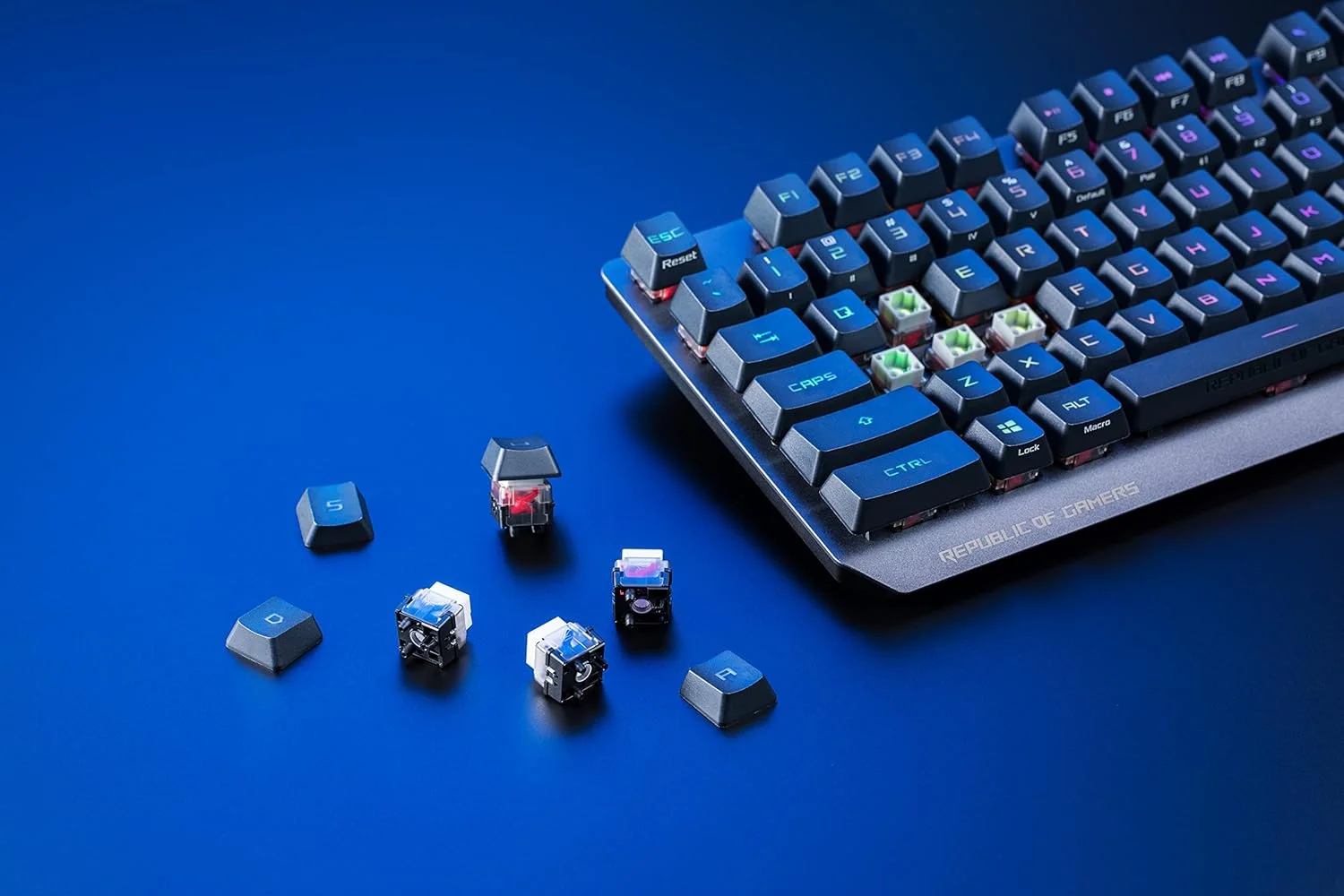 کیبورد گیمینگ 80% ایسوس ROG Strix Scope RX TKL Wireless Deluxe - اتصال سه حالته (RF 2.4 گیگاهرتز، بلوتوث، سیمی)، سوییچ‌های مکانیکی اپتیکال ROG RX Red، کلیدهای PBT، نورپردازی RGB، استراحتگاه مچ دست، مشکی