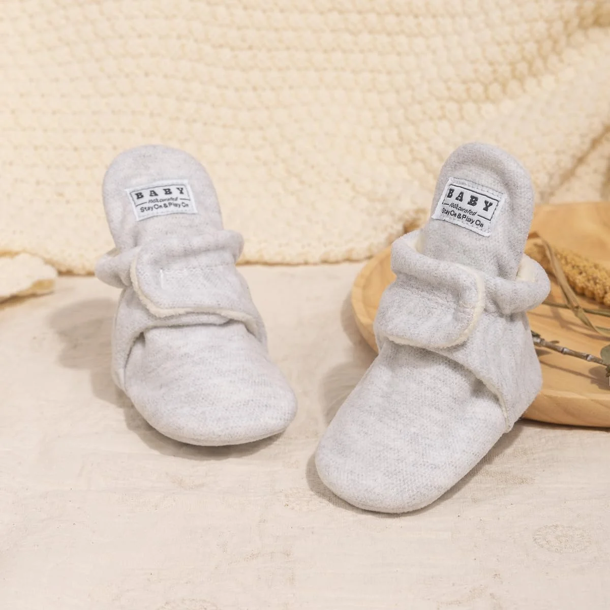 جوراب پاپوش پشمی نرم نوزادی پسرانه دخترانه بابل ویت، ضد لغزش، مناسب برای اولین قدم های کودک در زمستان جوراب پاپوش پشمی نرم نوزادی پسرانه دخترانه بابل ویت، ضد لغزش، مناسب برای اولین قدم های کودک در زمستان