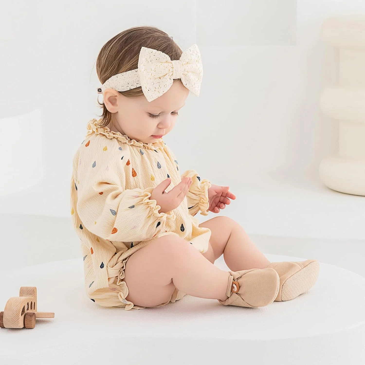 پاپوش نوزادی کارونل، پاپوش نوزاد پنبه ای نرم و گرم، جوراب کفشی برای نوزاد پسر و دختر پاپوش نوزادی کارونل، پاپوش نوزاد پنبه ای نرم و گرم، جوراب کفشی برای نوزاد پسر و دختر