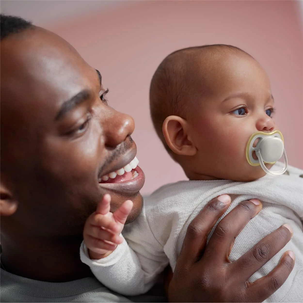 پستانک الترا ایر اونت فیلیپس، بسته 2 عددی، پستانک فاقد بیسفنول آ برای کودکان 0-6 ماه (مدل SCF085/15)، قهوه ای/سبز