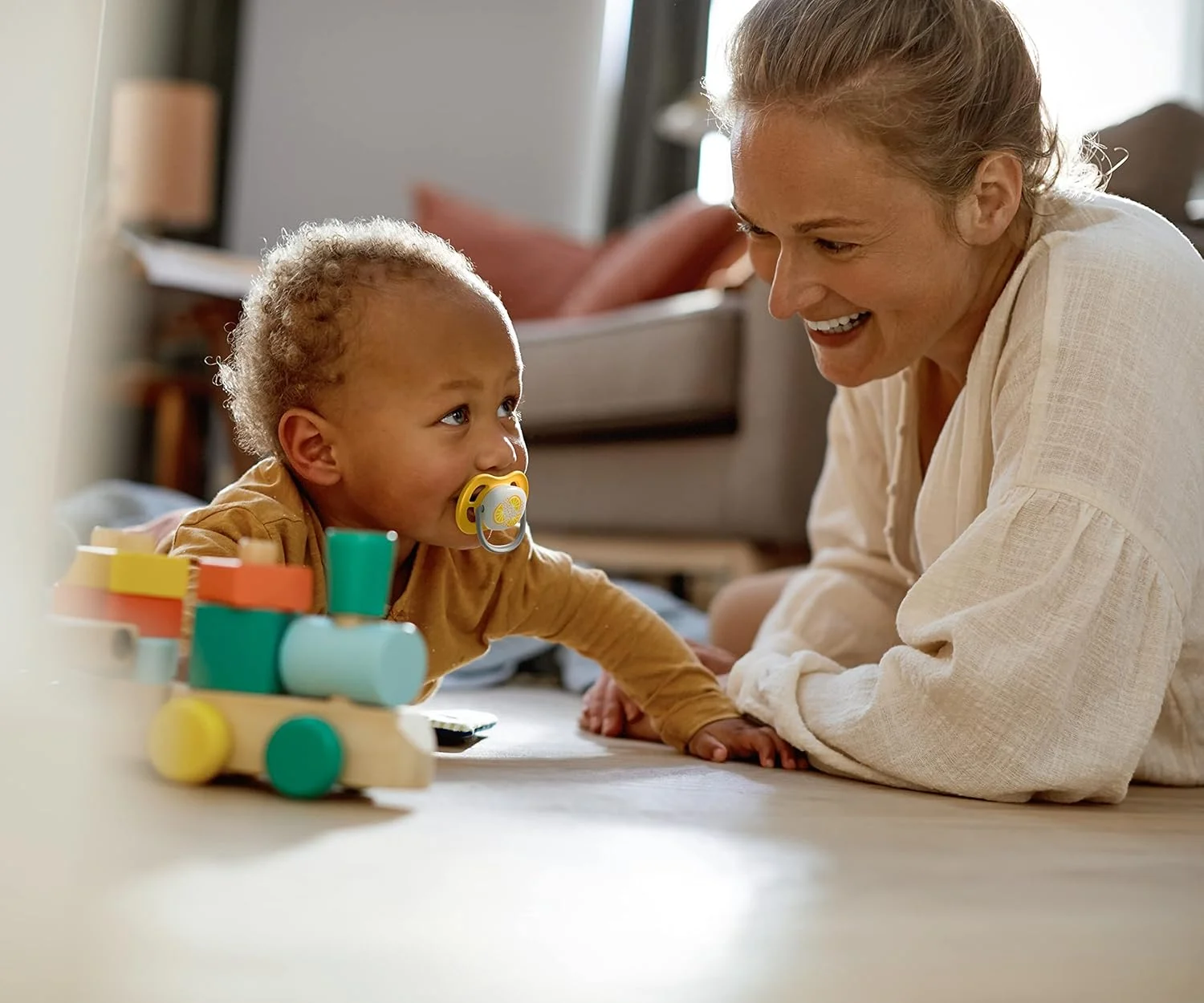 پستانک الترا ایر اونت فیلیپس، 6-18 ماه، ارتودنسی و 0% BPA، 2 عدد، با جعبه استریل و حمل، SCF080/18