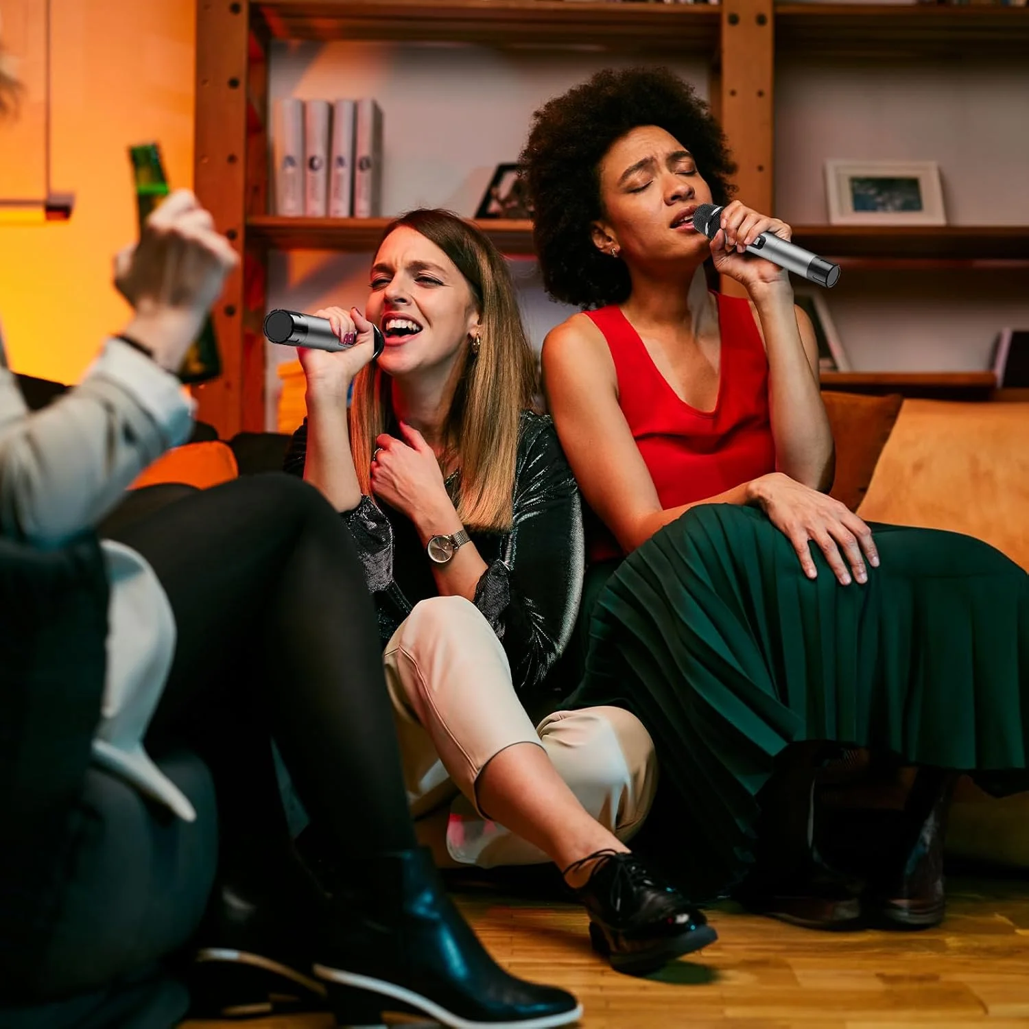 میکروفون های بی سیم TONOR، میکروفون های دستی دوگانه فلزی حرفه ای UHF بی سیم پویا برای کارائوکه خانگی، جلسه، مهمانی، کلیسا، دی جی، عروسی، مجموعه KTV خانگی، 200 فوت، TW-820 نقره ای میکروفون های بی سیم TONOR، میکروفون های دستی دوگانه فلزی حرفه ای UHF بی سیم پویا برای کارائوکه خانگی، جلسه، مهمانی، کلیسا، دی جی، عروسی، مجموعه KTV خانگی، 200 فوت، TW-820 نقره ای