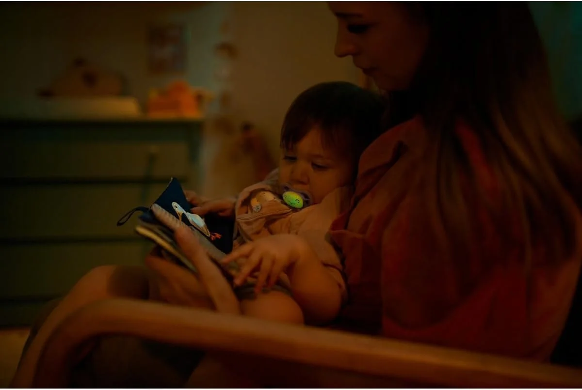 پستانک شب‌تاب الترا ایر اونت فیلیپس - بسته 2 عددی، فاقد BPA، دارای قابلیت تنفس و درخشان در تاریکی برای نوزادان 18+ ماه، شامل جعبه حمل و استریل، طرح ابر/ببر