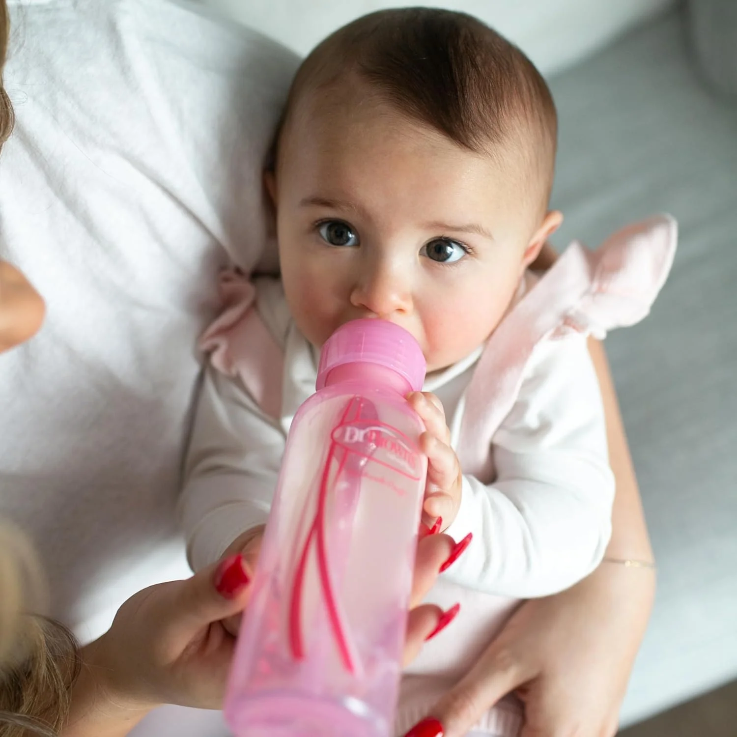 ست هدیه شیشه شیر ضد نفخ دکتر براون Natural Flow® Options+™ نسخه ویژه صورتی با لیوان آموزشی نیدار نرم، دندانگیر Flexees™، برس شیشه شور و درپوش مسافرتی ست هدیه شیشه شیر ضد نفخ دکتر براون Natural Flow® Options+™ نسخه ویژه صورتی با لیوان آموزشی نیدار نرم، دندانگیر Flexees™، برس شیشه شور و درپوش مسافرتی