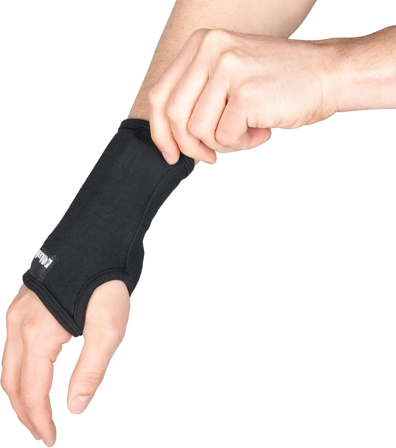 مچ بند طبی ارگونومیک Mueller Sports Medicine با پشتیبانی بالشتکی برای سندرم تونل کارپال و آرتریت، آستین مچ بند ارگونومیک، قابل استفاده برای دست چپ یا راست، سایز Free، مشکی