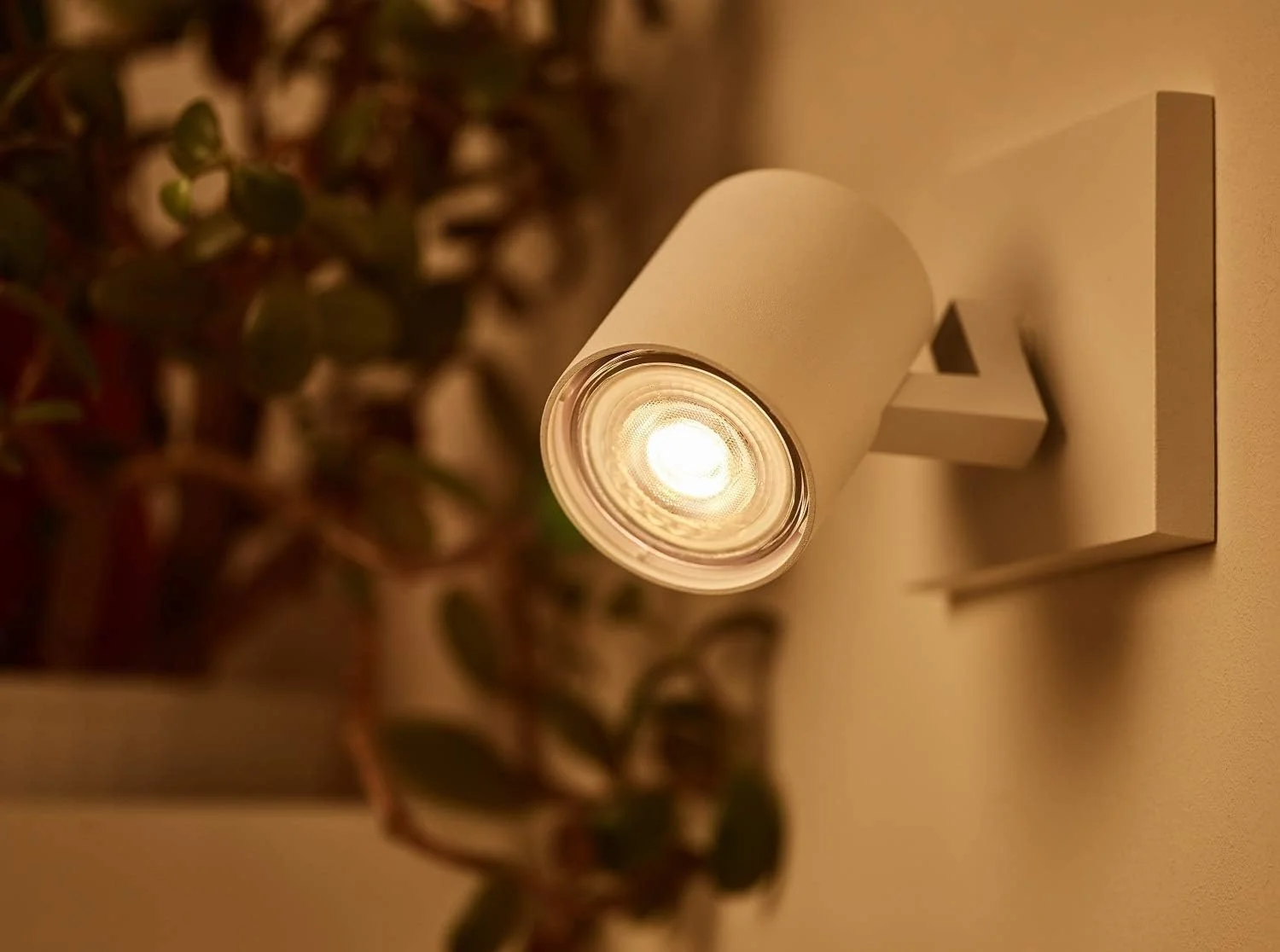 لامپ ال ای دی فیلیپس GU10، دیمرپذیر، 4.6 وات، 345 لومن، WarmGlow 2200-2700K - بسته 4 عددی