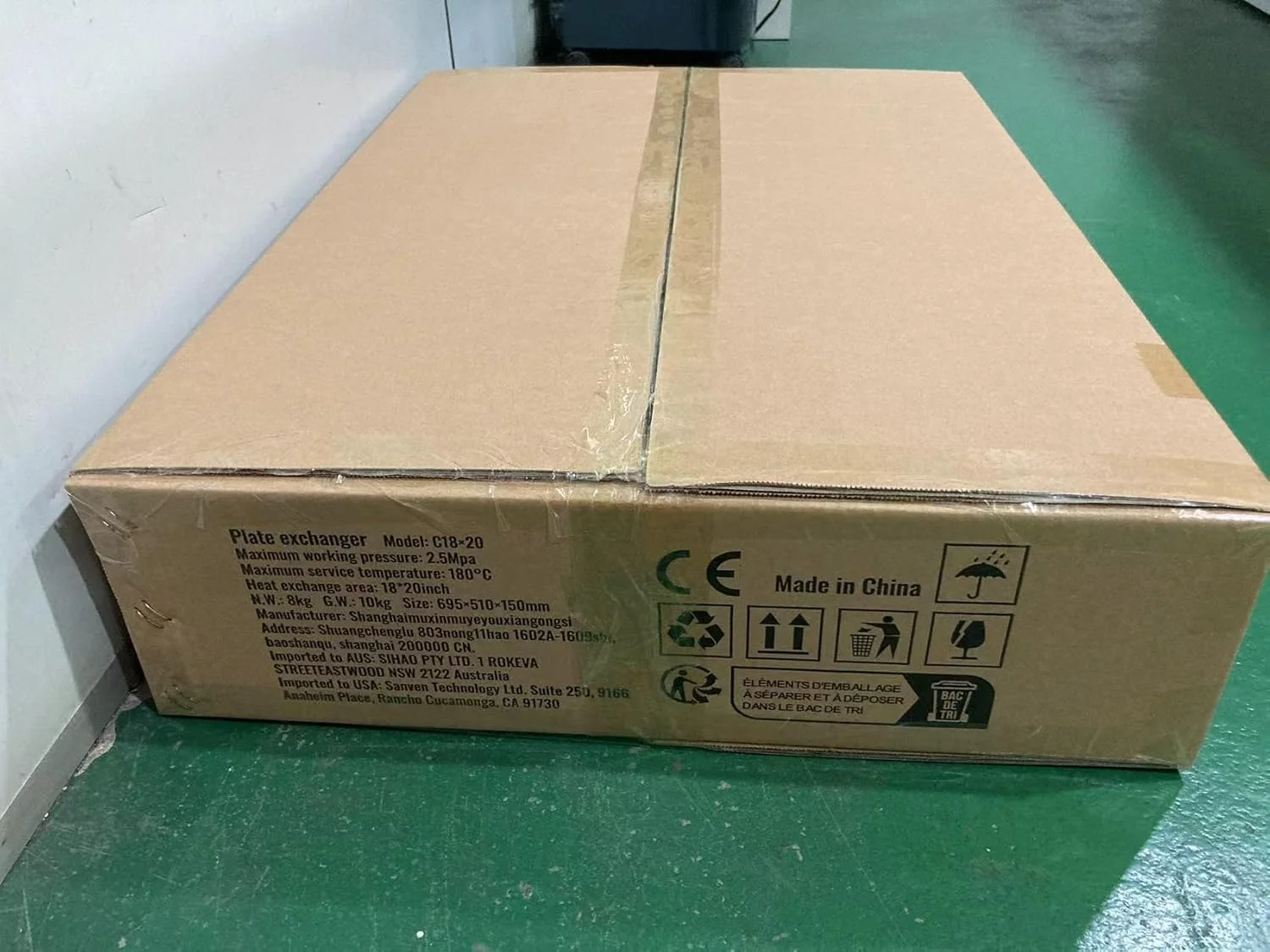 مبدل حرارتی آب به هوا VEVOR، 16"x 16" با پورت های مسی 3 ردیفه 3/8 اینچی، 193 پره آلومینیومی مبدل حرارتی برای کوره های چوبی فضای باز، گرمایش و سرمایش مسکونی و گرمایش هوای اجباری مبدل حرارتی آب به هوا VEVOR، 16"x 16" با پورت های مسی 3 ردیفه 3/8 اینچی، 193 پره آلومینیومی مبدل حرارتی برای کوره های چوبی فضای باز، گرمایش و سرمایش مسکونی و گرمایش هوای اجباری