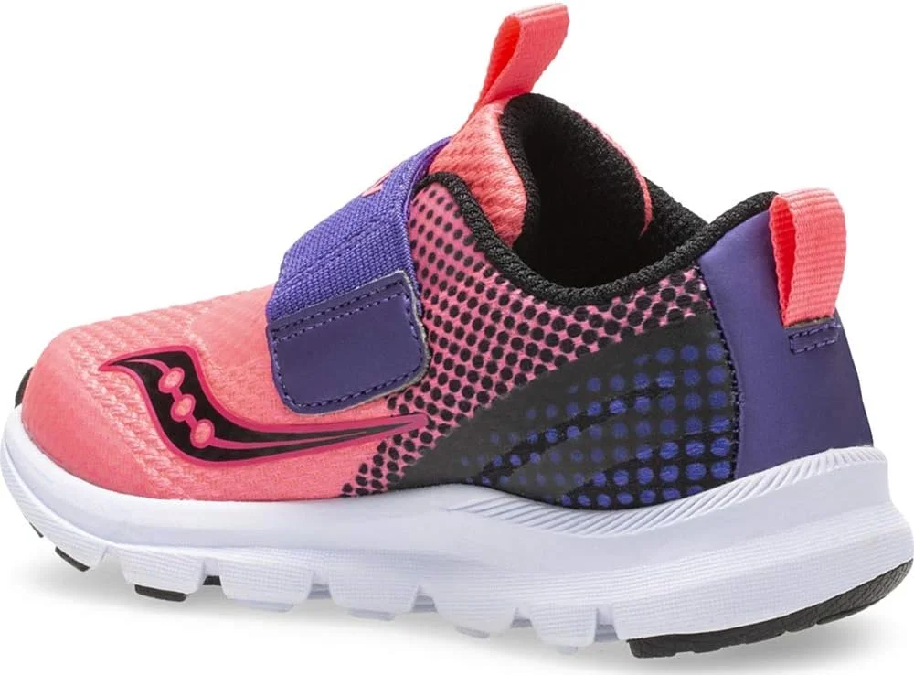 کفش کتانی راحتی دخترانه Saucony مدل Liteform Unity Slip On - صورتی کفش کتانی راحتی دخترانه Saucony مدل Liteform Unity Slip On - صورتی