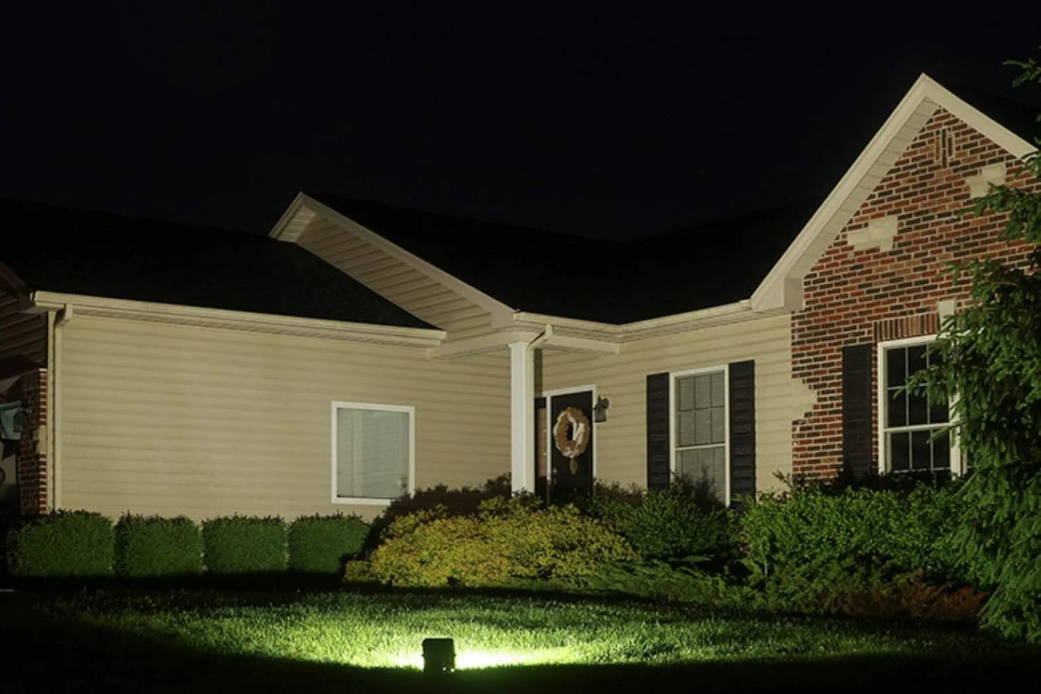 چراغ پروژکتور ال ای دی اکو لدونس مناسب فضای باز/داخلی 20 وات، مناسب پارکینگ/حفاظت/معماری، سبک وزن، طراحی باریک، مقاومت در برابر آب IP65، نور روز، 1700 لومن، 6500 کلوین، Ledv-Eco-Fl-20W-Dl چراغ پروژکتور ال ای دی اکو لدونس مناسب فضای باز/داخلی 20 وات، مناسب پارکینگ/حفاظت/معماری، سبک وزن، طراحی باریک، مقاومت در برابر آب IP65، نور روز، 1700 لومن، 6500 کلوین، Ledv-Eco-Fl-20W-Dl