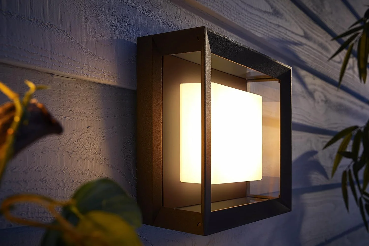 چراغ دیواری هوشمند LED باغی Philips Hue Econic White and Colour Ambiance [چراغ ایوان مربعی]، سازگار با Alexa، Google Assistant و Apple Homekit