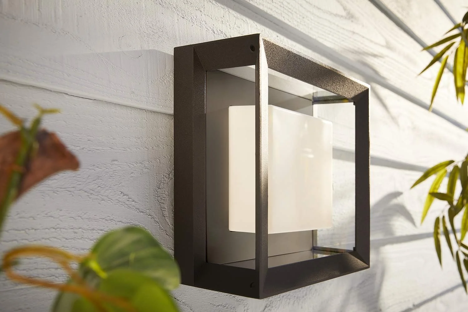 چراغ دیواری هوشمند LED باغی Philips Hue Econic White and Colour Ambiance [چراغ ایوان مربعی]، سازگار با Alexa، Google Assistant و Apple Homekit
