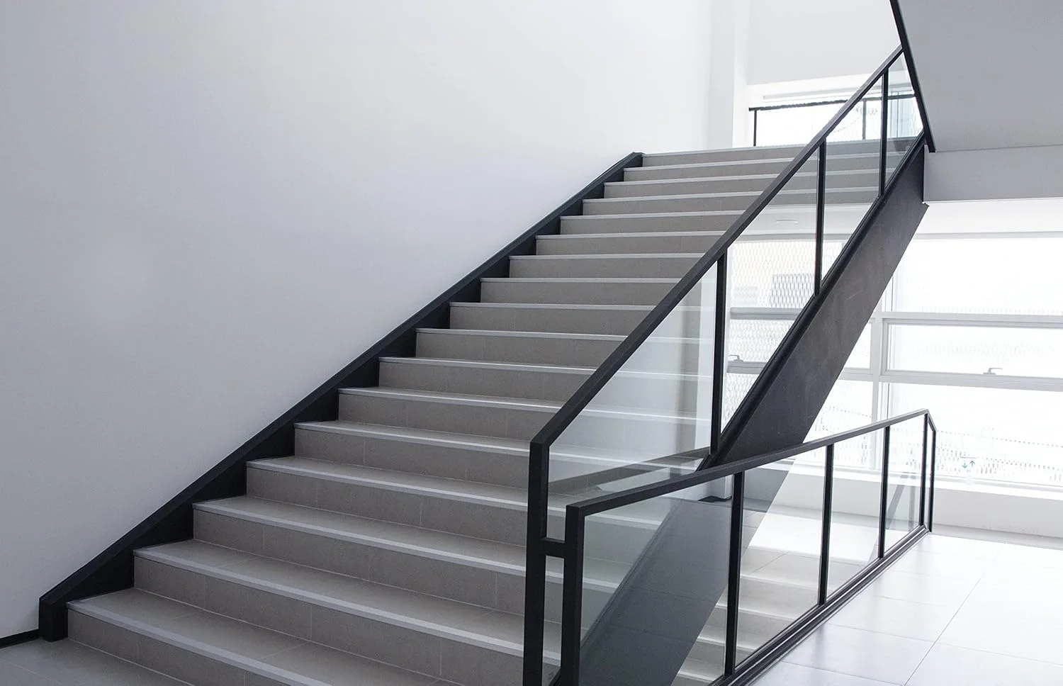 چراغ دیواری گرد ال ای دی فیلیپس Projectline با سنسور [1400 لومن - 4000K سفید سرد] برای روشنایی تجاری