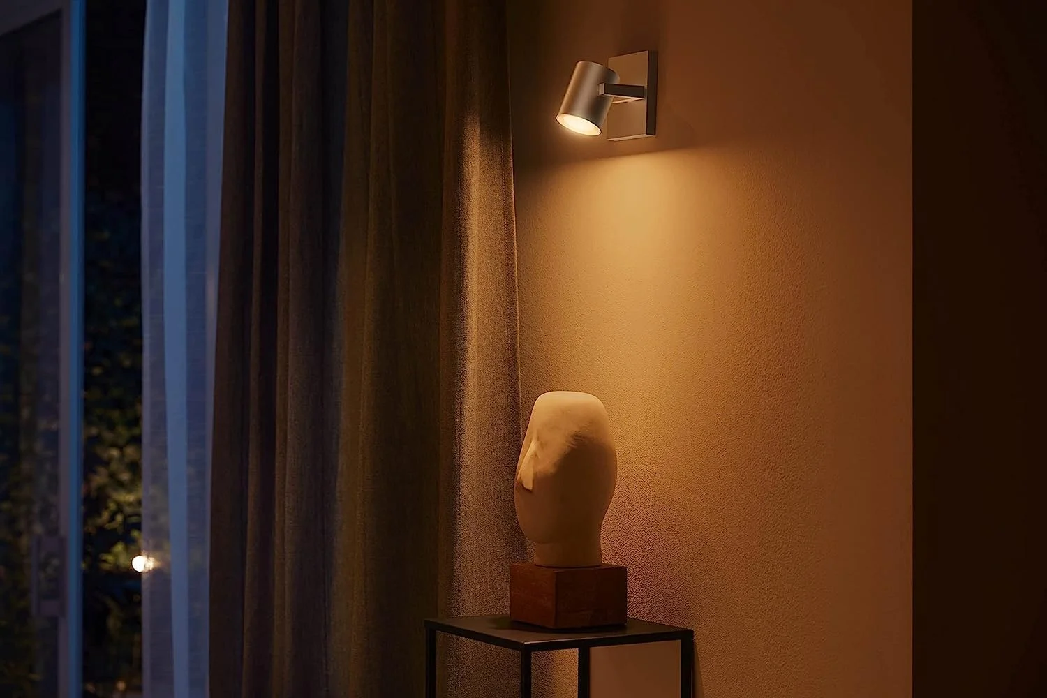 چراغ سقفی تک نقطه ای هوشمند Philips Hue Argenta با نور سفید و رنگی (GU10) با بلوتوث، سفید، سازگار با Alexa، Google Assistant و Apple HomeKit، آلومینیوم چراغ سقفی تک نقطه ای هوشمند Philips Hue Argenta با نور سفید و رنگی (GU10) با بلوتوث، سفید، سازگار با Alexa، Google Assistant و Apple HomeKit، آلومینیوم