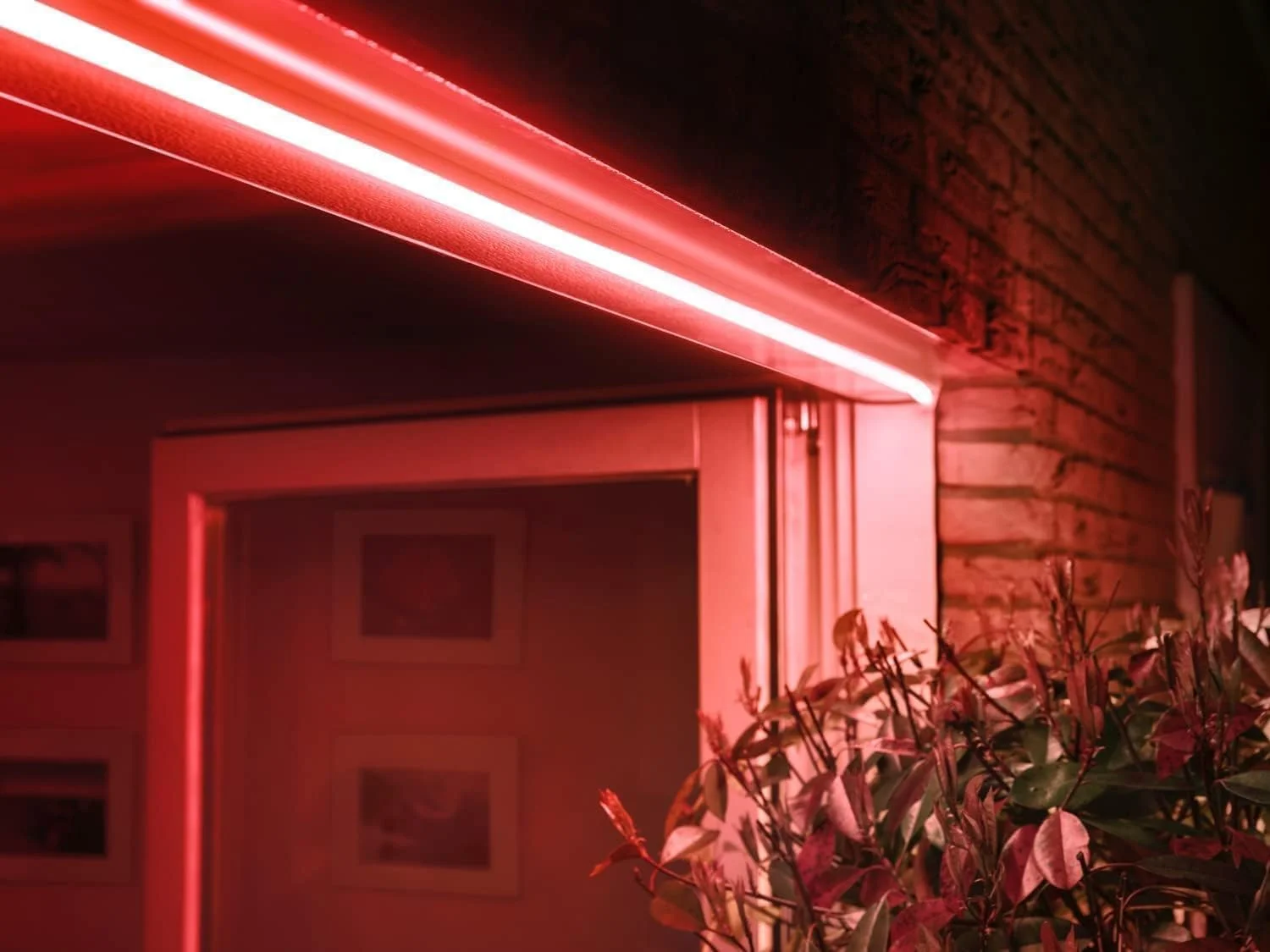 نوار نور 2 متری Philips Hue White & Color Ambience مناسب فضای باز، سازگار با الکسا، گوگل اسیستنت و اپل هوم کیت + سنسور فضای باز نوار نور 2 متری Philips Hue White & Color Ambience مناسب فضای باز، سازگار با الکسا، گوگل اسیستنت و اپل هوم کیت + سنسور فضای باز