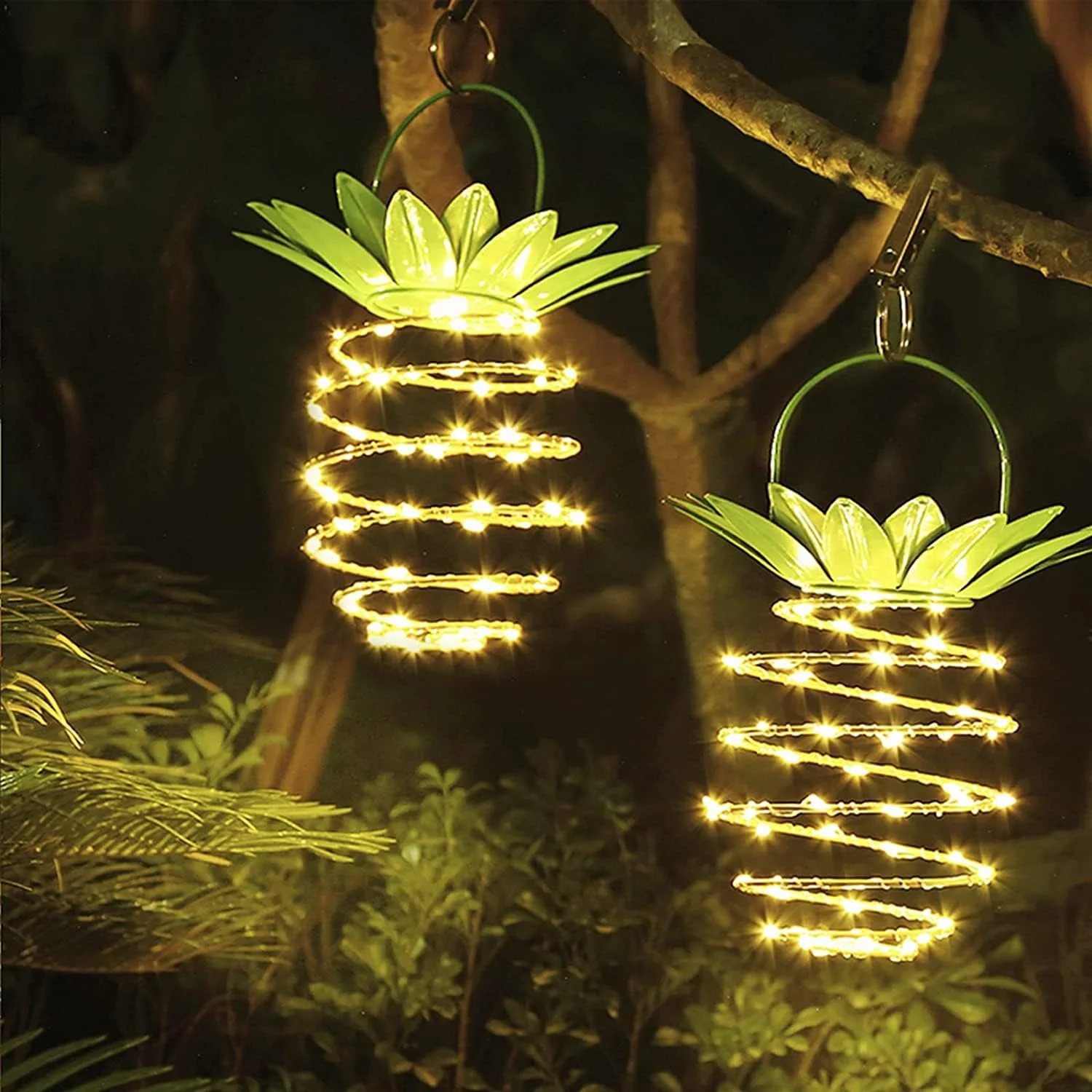 چراغ آویز خورشیدی فضای باز KASTWAVE - 60 LED ضد آب، فانوس های تزئینی برای باغ، پاسیو، چمن و بالکن - بسته 2 عددی چراغ آویز خورشیدی فضای باز KASTWAVE - 60 LED ضد آب، فانوس های تزئینی برای باغ، پاسیو، چمن و بالکن - بسته 2 عددی