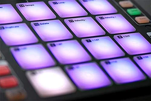 پکیج استودیویی کامل کارت صدای PreSonus Studio 24c 2x2 Audio/MIDI به همراه نرم افزار، پد کنترلر ATOM MIDI، مانیتورهای CR3-X و بازوی نگهدارنده میکروفون قابل تنظیم + هدفون HD7 پکیج استودیویی کامل کارت صدای PreSonus Studio 24c 2x2 Audio/MIDI به همراه نرم افزار، پد کنترلر ATOM MIDI، مانیتورهای CR3-X و بازوی نگهدارنده میکروفون قابل تنظیم + هدفون HD7