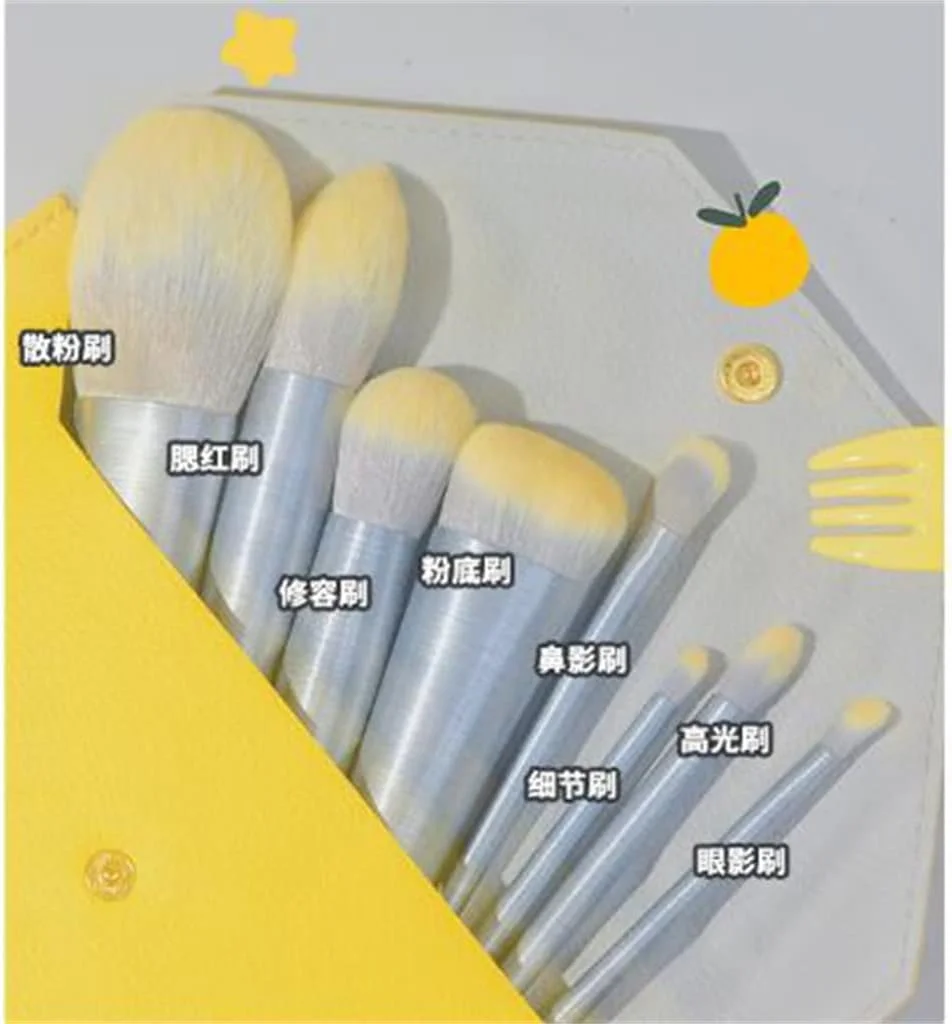 ست برس آرایشی WALNUT، شامل برس سایه چشم، برس پودر فیکس، کانسیلر، برس اصلاح کننده، و برس هایلایت ست برس آرایشی WALNUT، شامل برس سایه چشم، برس پودر فیکس، کانسیلر، برس اصلاح کننده، و برس هایلایت