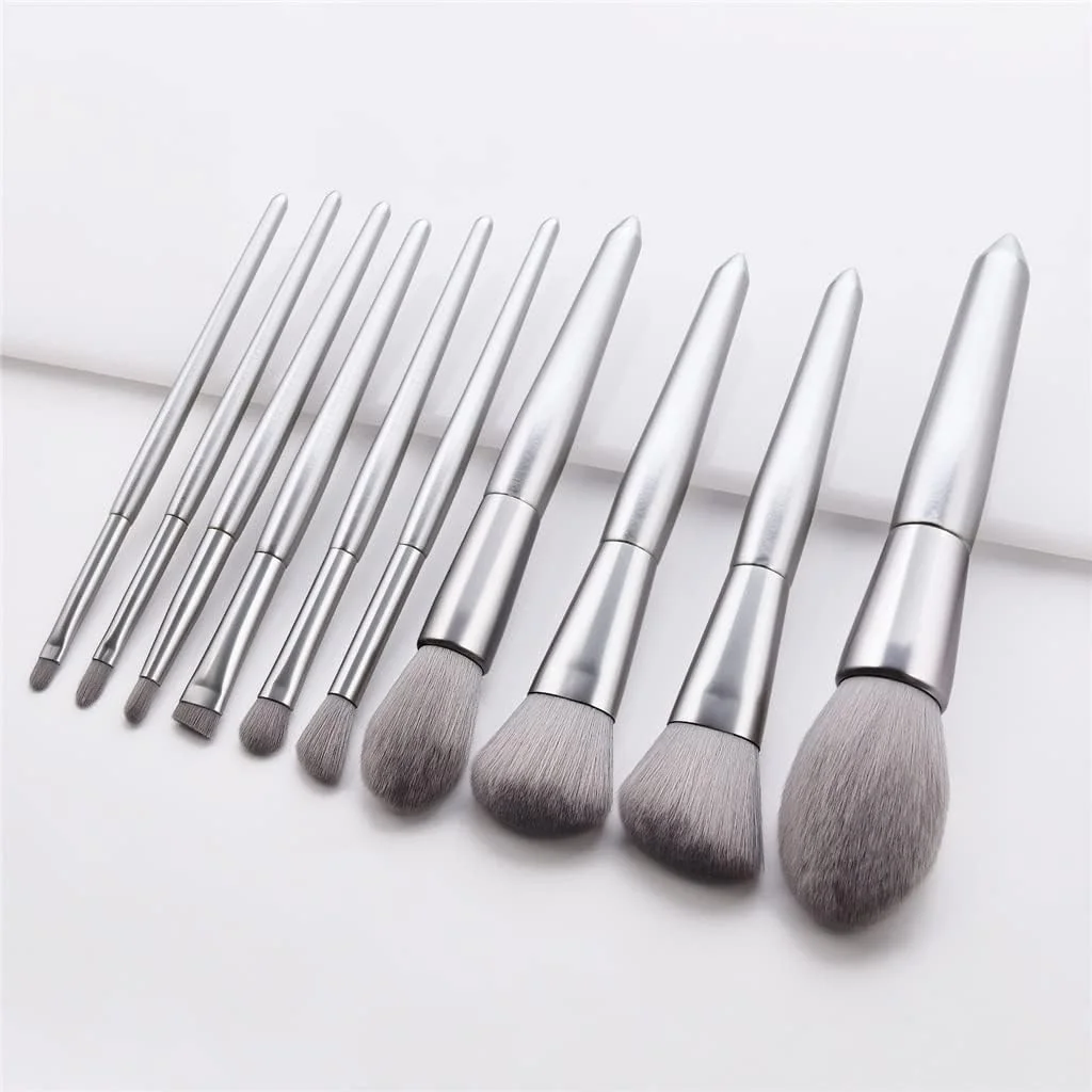 ست 10 عددی برس آرایشی نقره ای شامل برس پودر، کرم پودر، رژگونه، کانتور، کانسیلر، سایه چشم، ابرو و ابزار آرایش ست 10 عددی برس آرایشی نقره ای شامل برس پودر، کرم پودر، رژگونه، کانتور، کانسیلر، سایه چشم، ابرو و ابزار آرایش