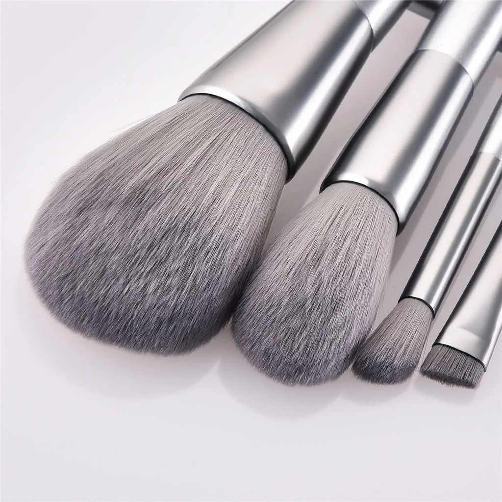 ست 10 عددی برس آرایشی نقره ای شامل برس پودر، کرم پودر، رژگونه، کانتور، کانسیلر، سایه چشم، ابرو و ابزار آرایش ست 10 عددی برس آرایشی نقره ای شامل برس پودر، کرم پودر، رژگونه، کانتور، کانسیلر، سایه چشم، ابرو و ابزار آرایش