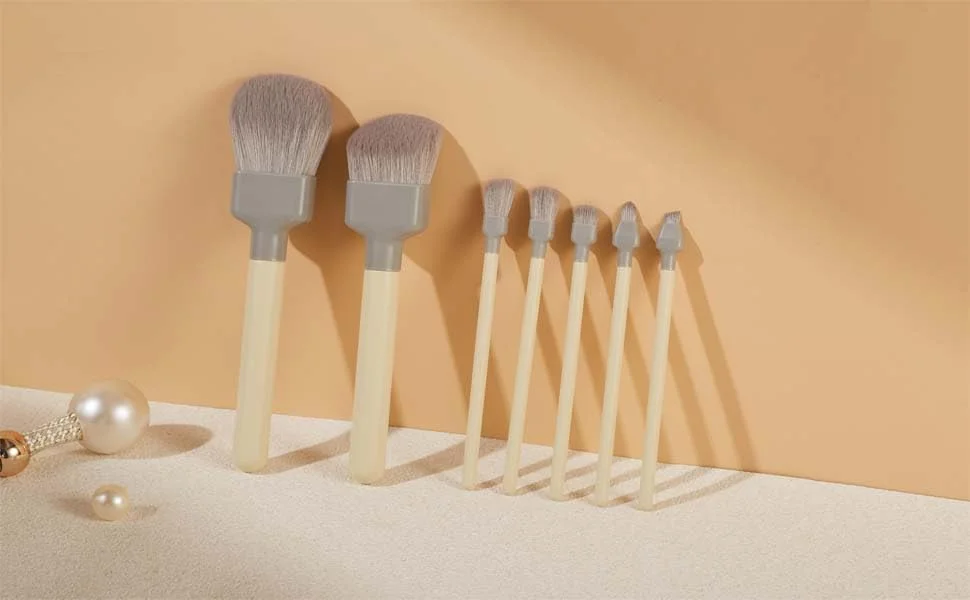 ست برس آرایشی حرفه ای COSHINE، 7 عدد برس نرم مصنوعی با دسته چوبی برای کرم پودر، پودر، سایه چشم، رژ لب