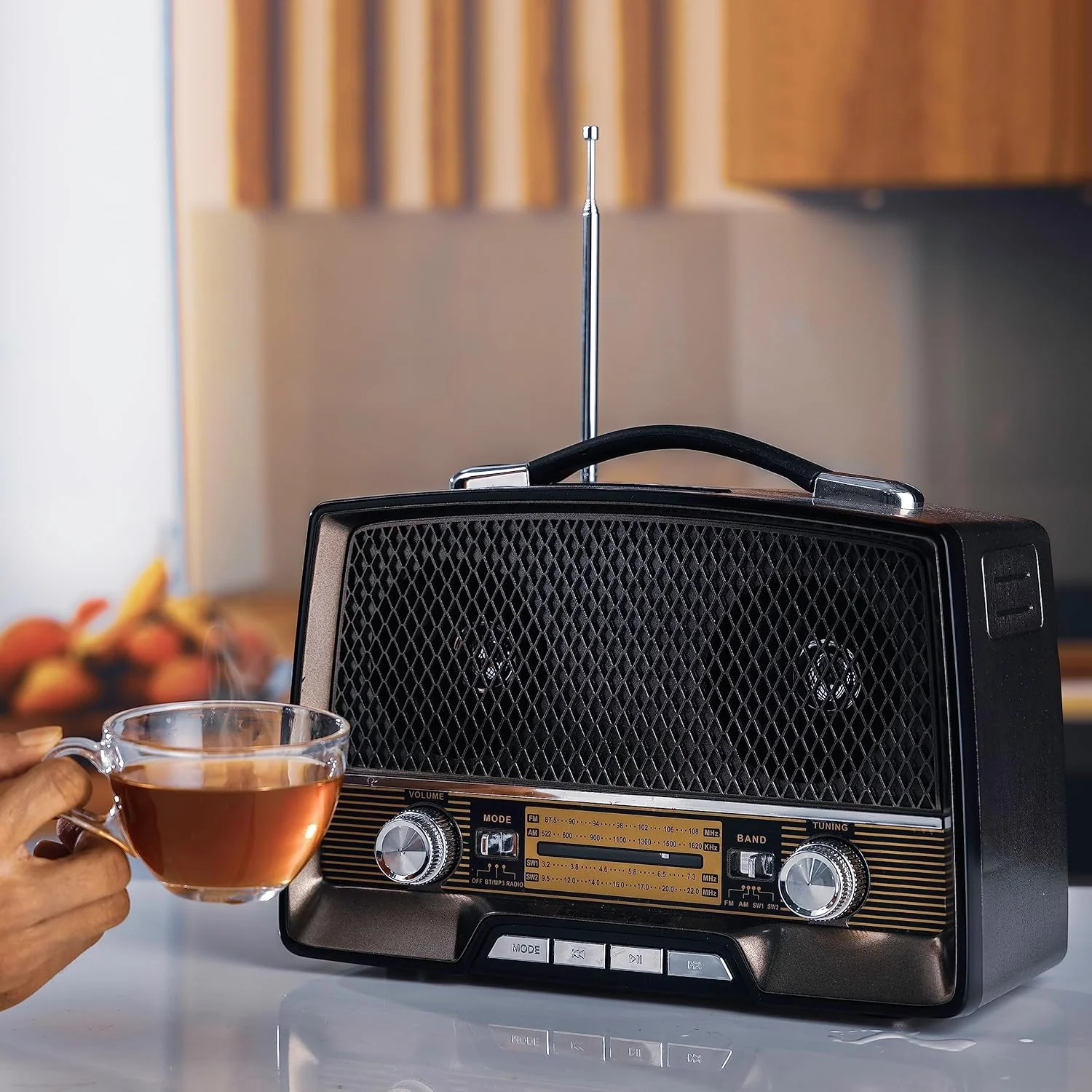 رادیو شارژی 3 باند Geepas BT/FM/MP3/USB/TF با قابلیت اتصال بلوتوث، مشکی رادیو شارژی 3 باند Geepas BT/FM/MP3/USB/TF با قابلیت اتصال بلوتوث، مشکی