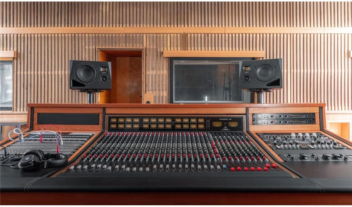 مانیتور استودیویی اکتیو 8 اینچی 3-Way ADAM Audio A8H-L (چپ)